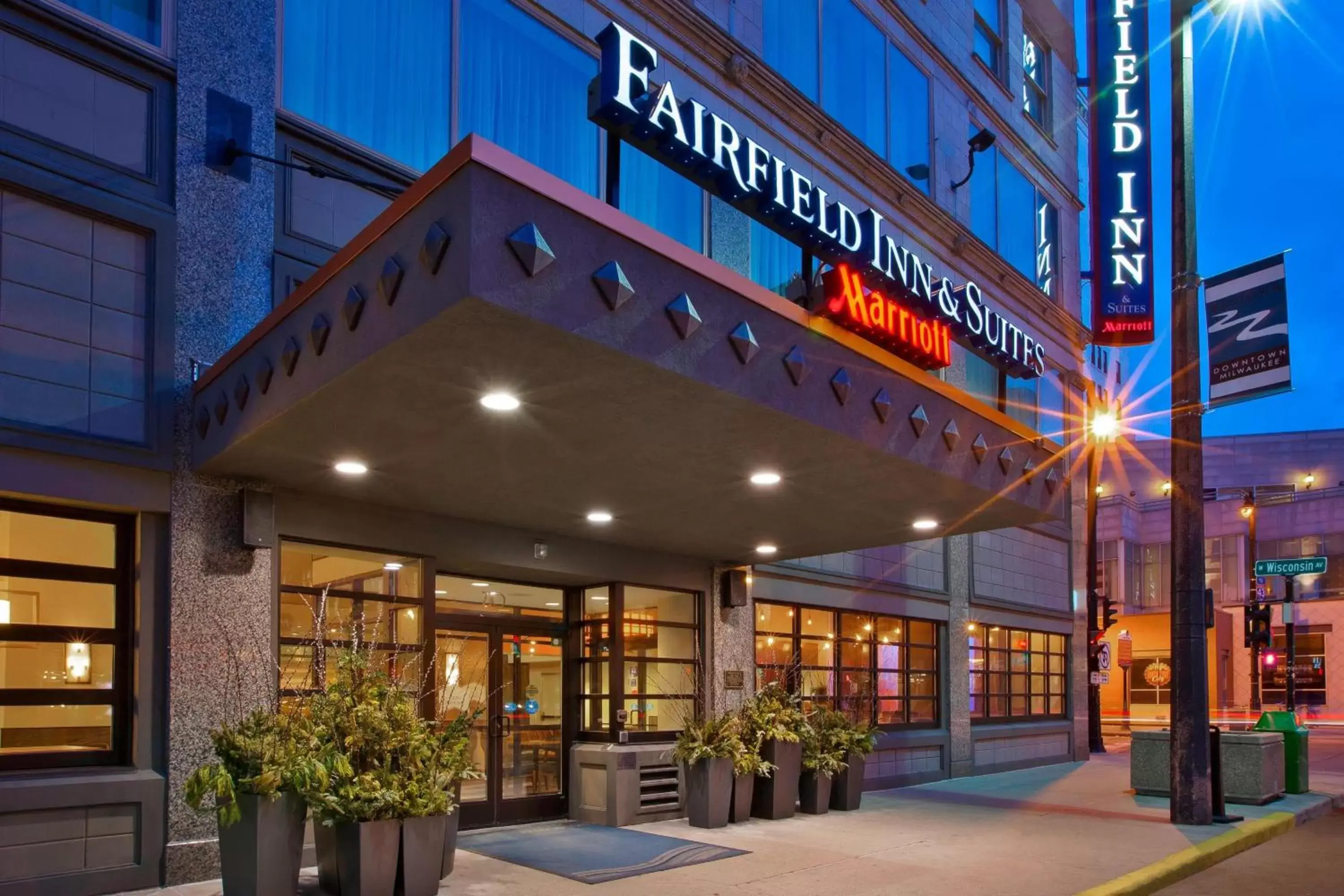 Property Building in Fairfield Inn & Suites by Marriott Milwaukee Downtown