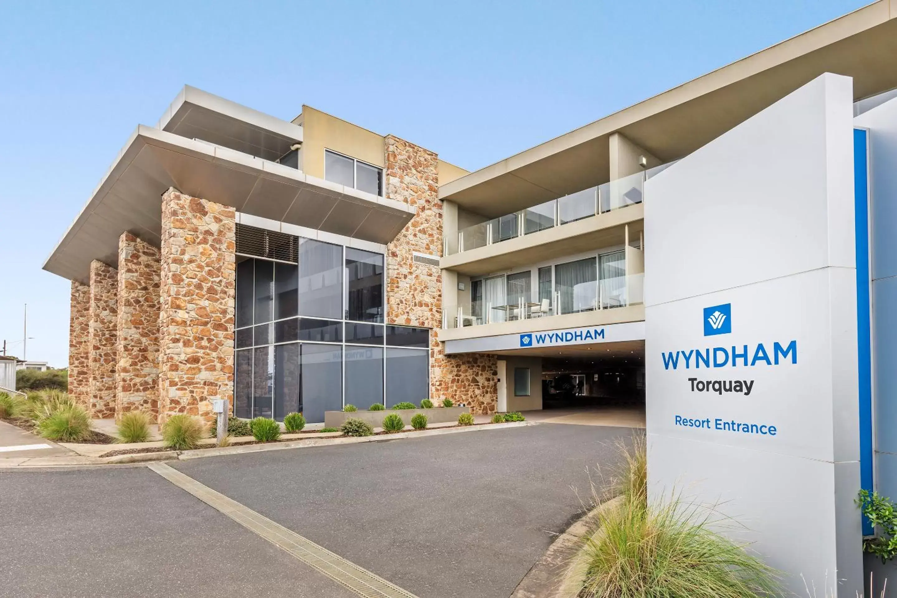 Facade/entrance in Wyndham Resort Torquay Facade/entrance in Wyndham Resort Torquay