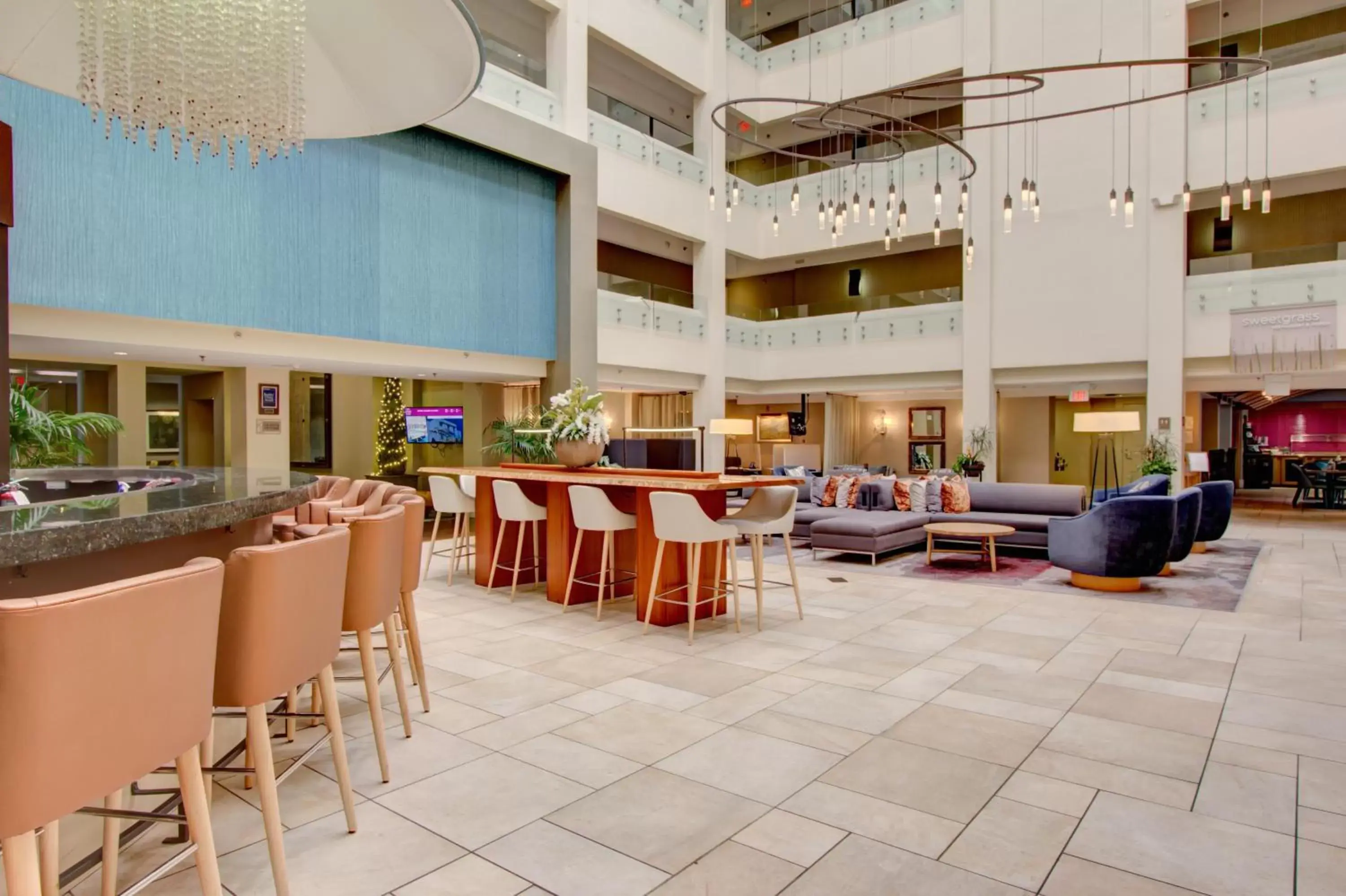 Lounge or bar, Restaurant/Places to Eat in Crowne Plaza Charleston, an IHG Hotel