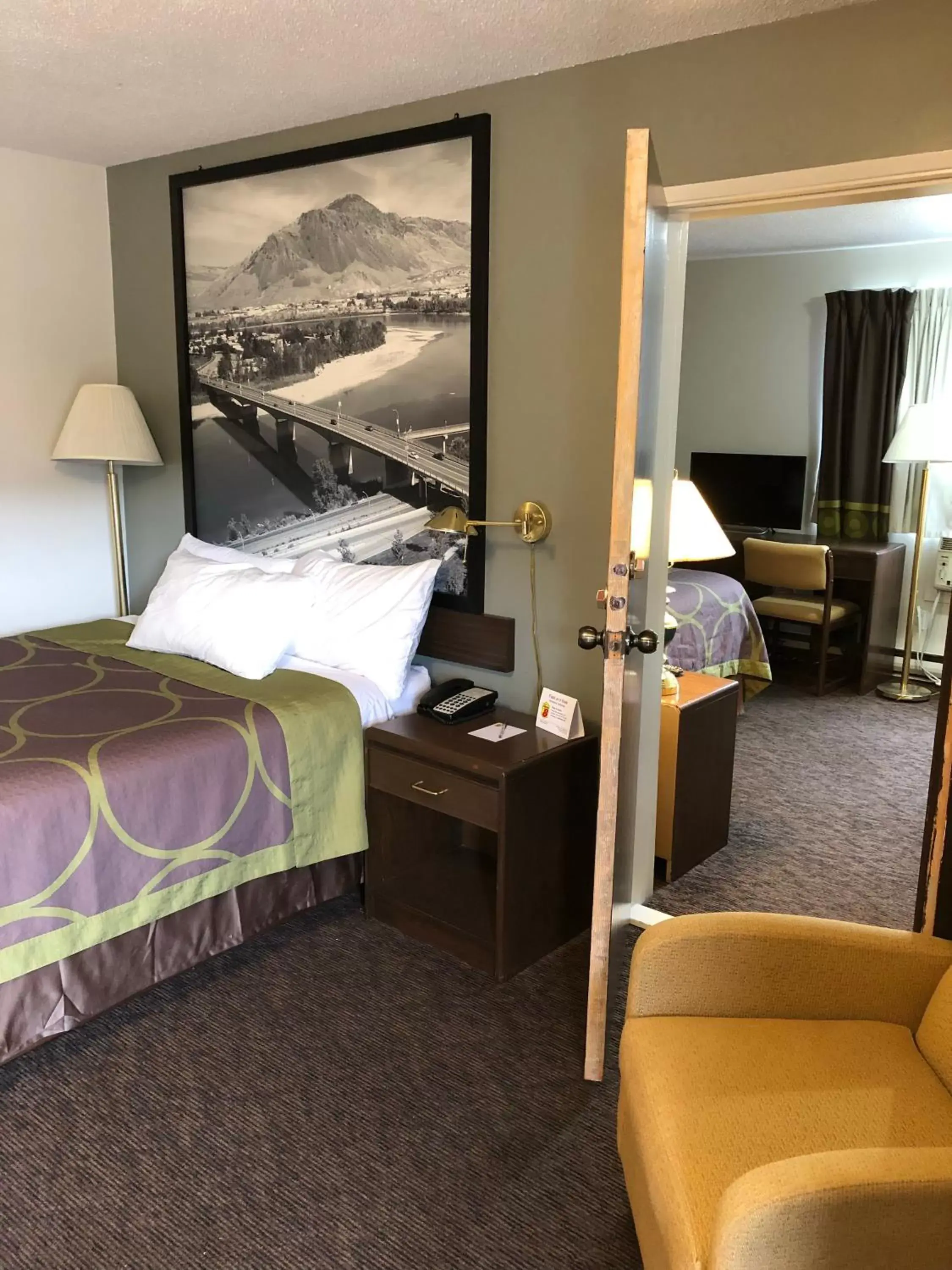 Bed in Super 8 by Wyndham Kamloops East