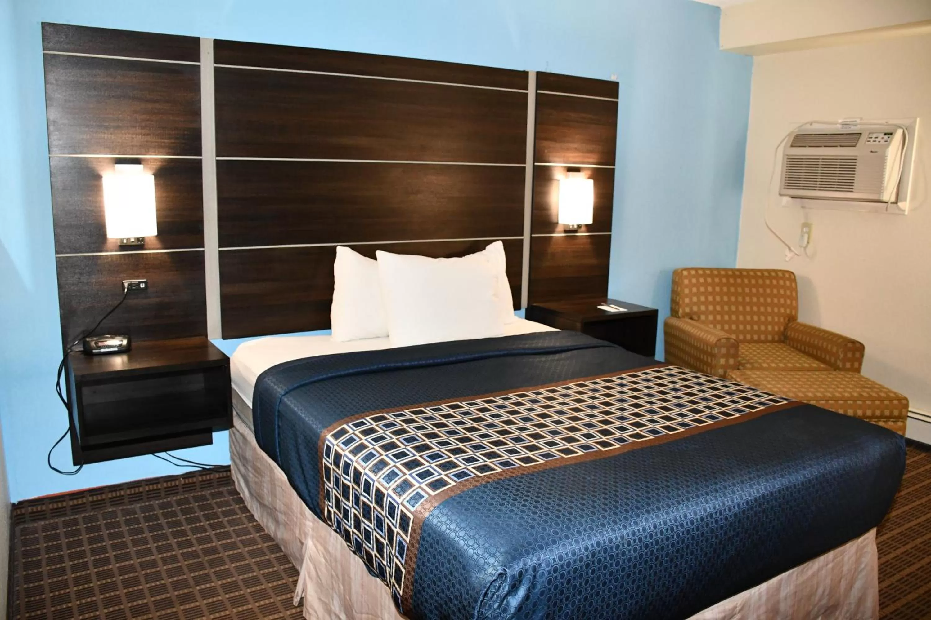 Bedroom, Bed in Stillwater Inn & Suites