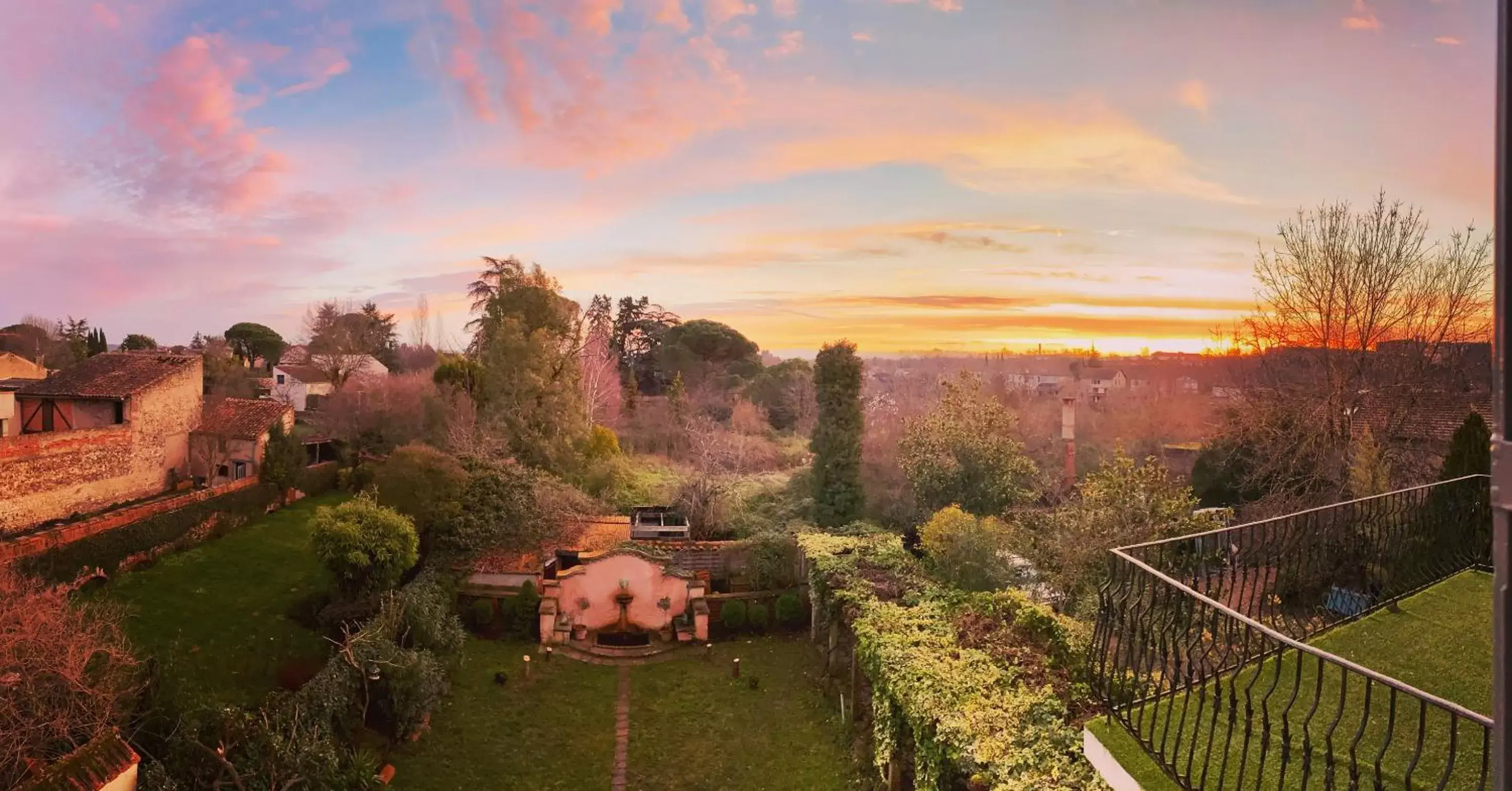 Garden in Le Rez de Jardin Albi