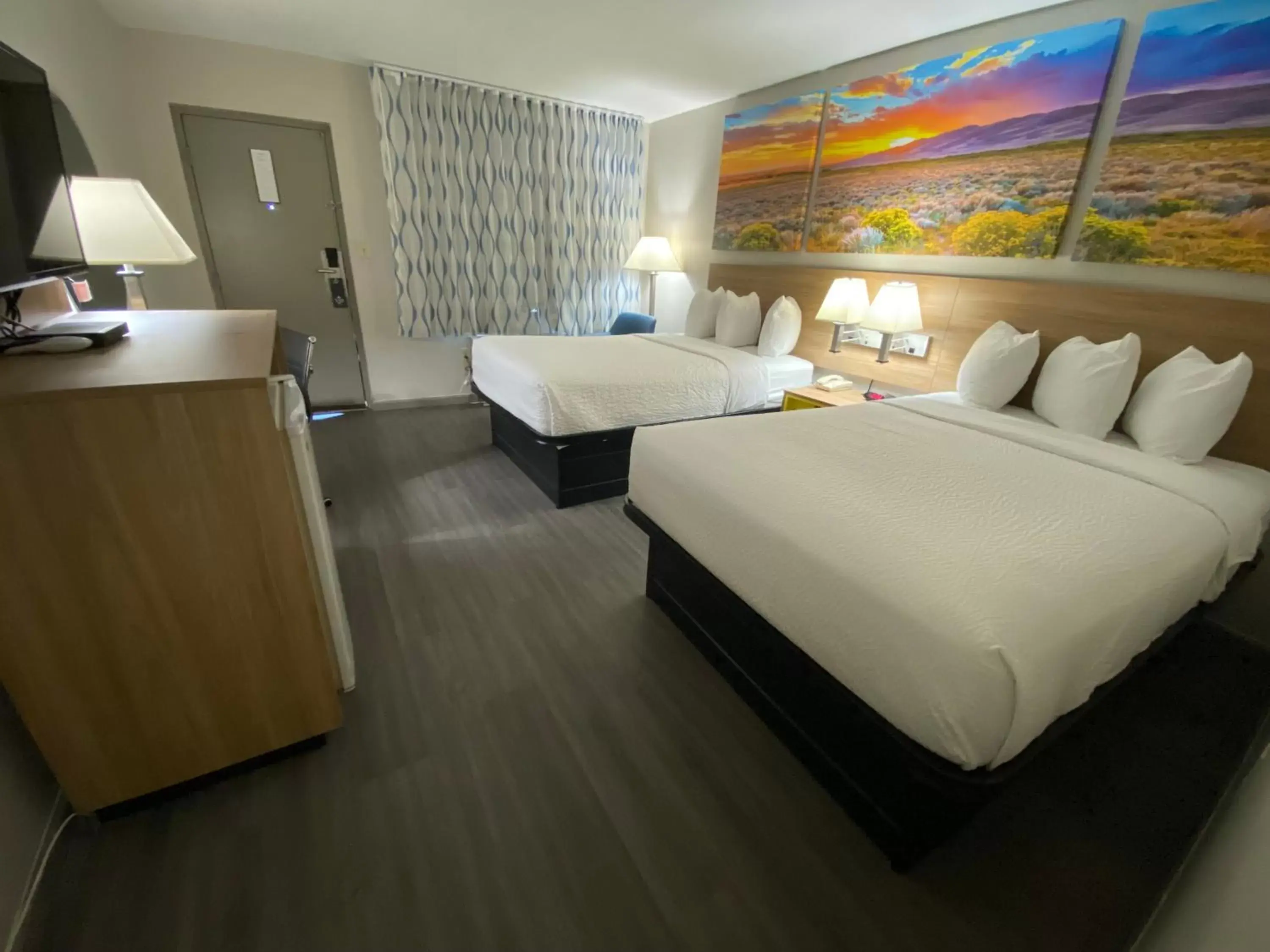 Bed in Days Inn by Wyndham Roswell