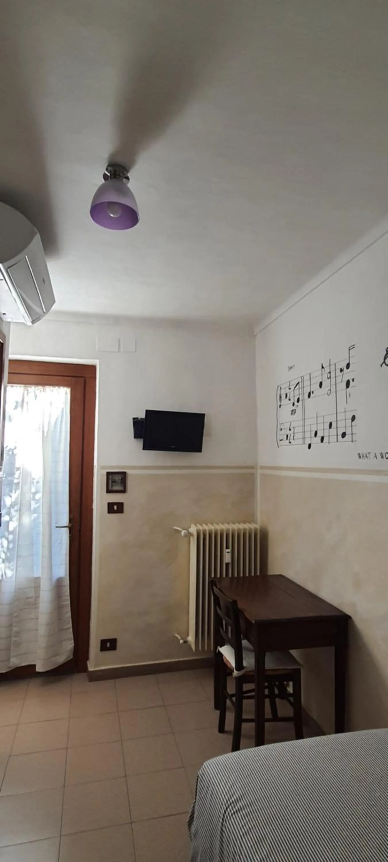 Photo of the whole room in Albergo Avalon