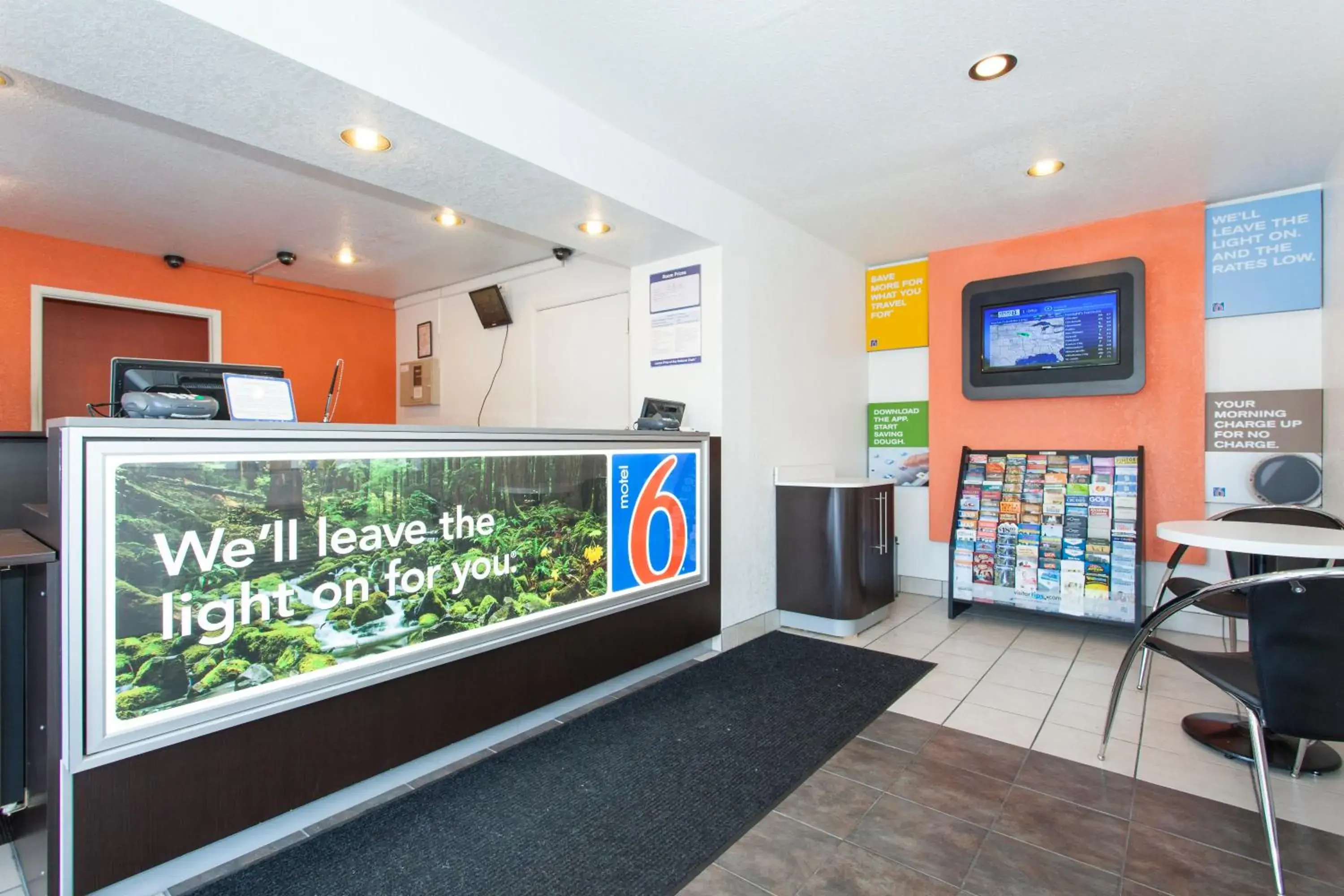 Lobby or reception in Motel 6 Sacramento, Ca - Downtown Lobby or reception in Motel 6 Sacramento, Ca - Downtown