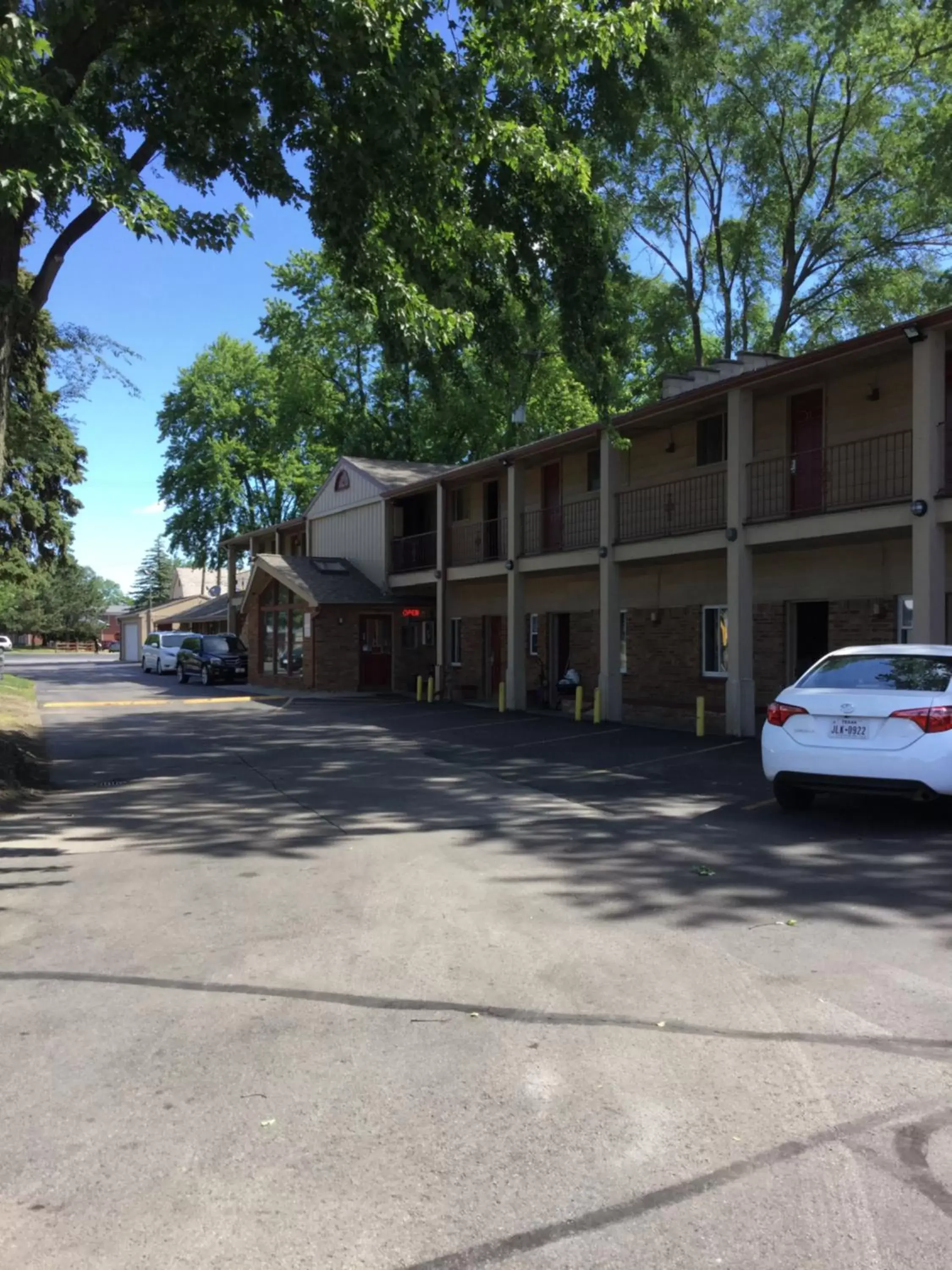 Property Building in Best Motel