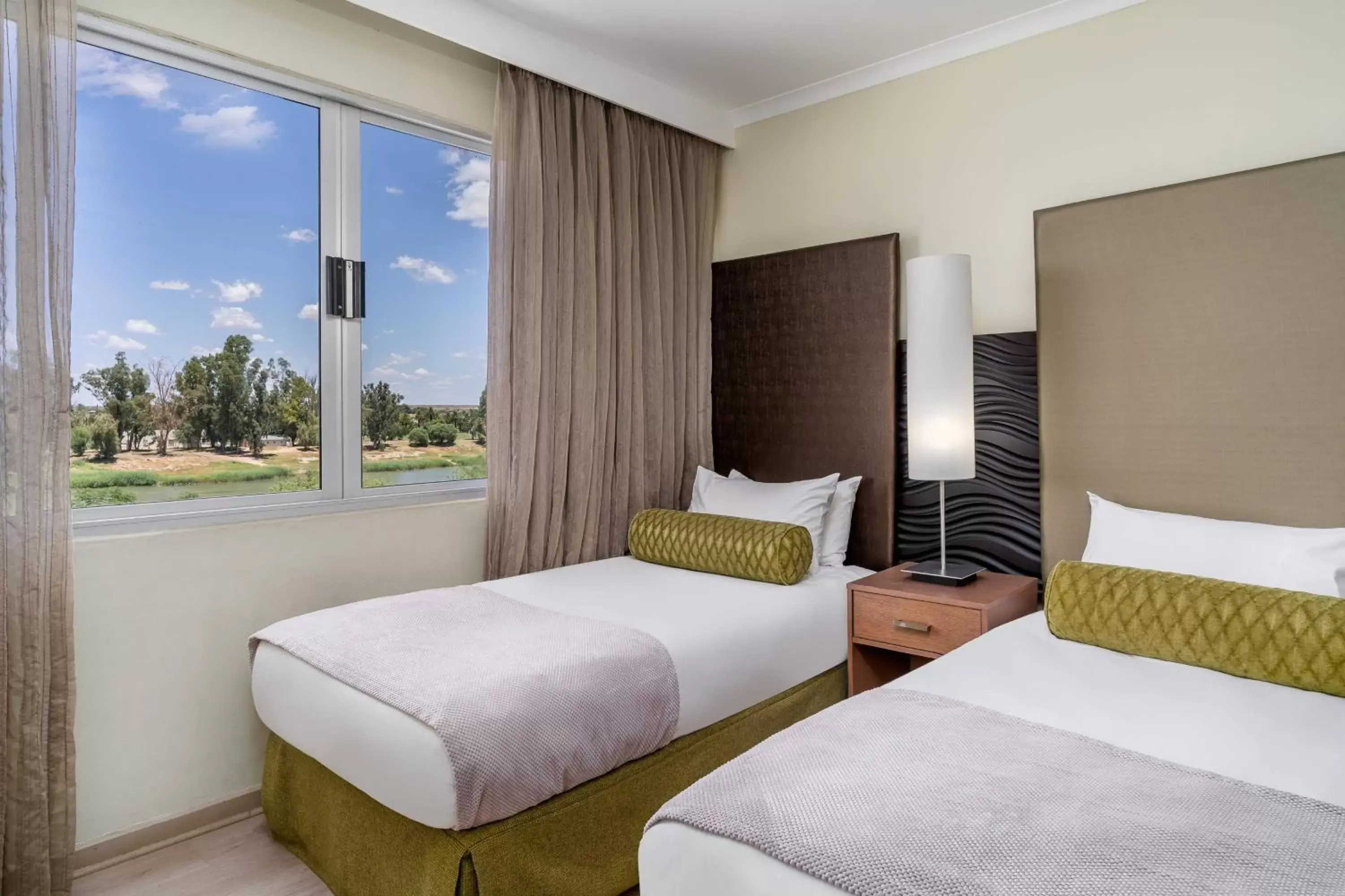 Photo of the whole room, Bed in Protea Hotel by Marriott Upington