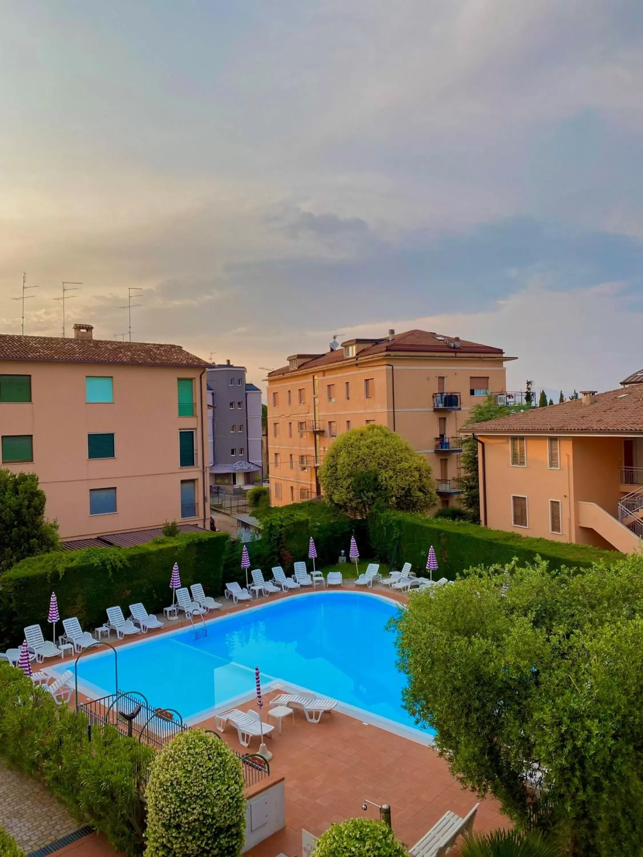 Swimming Pool in Hotel Bella Peschiera