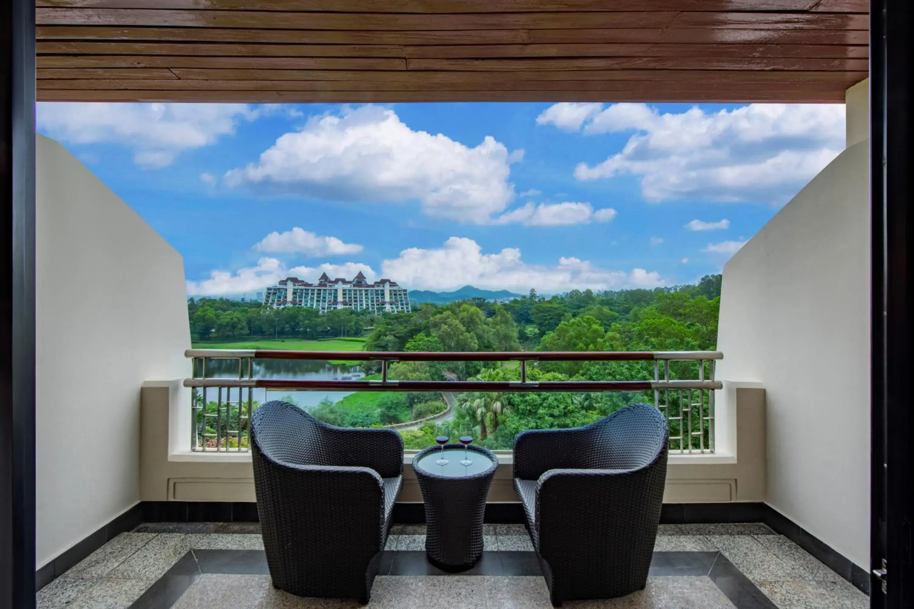 Natural landscape, Balcony/Terrace in Mission Hills Hotel Resorts Shenzhen