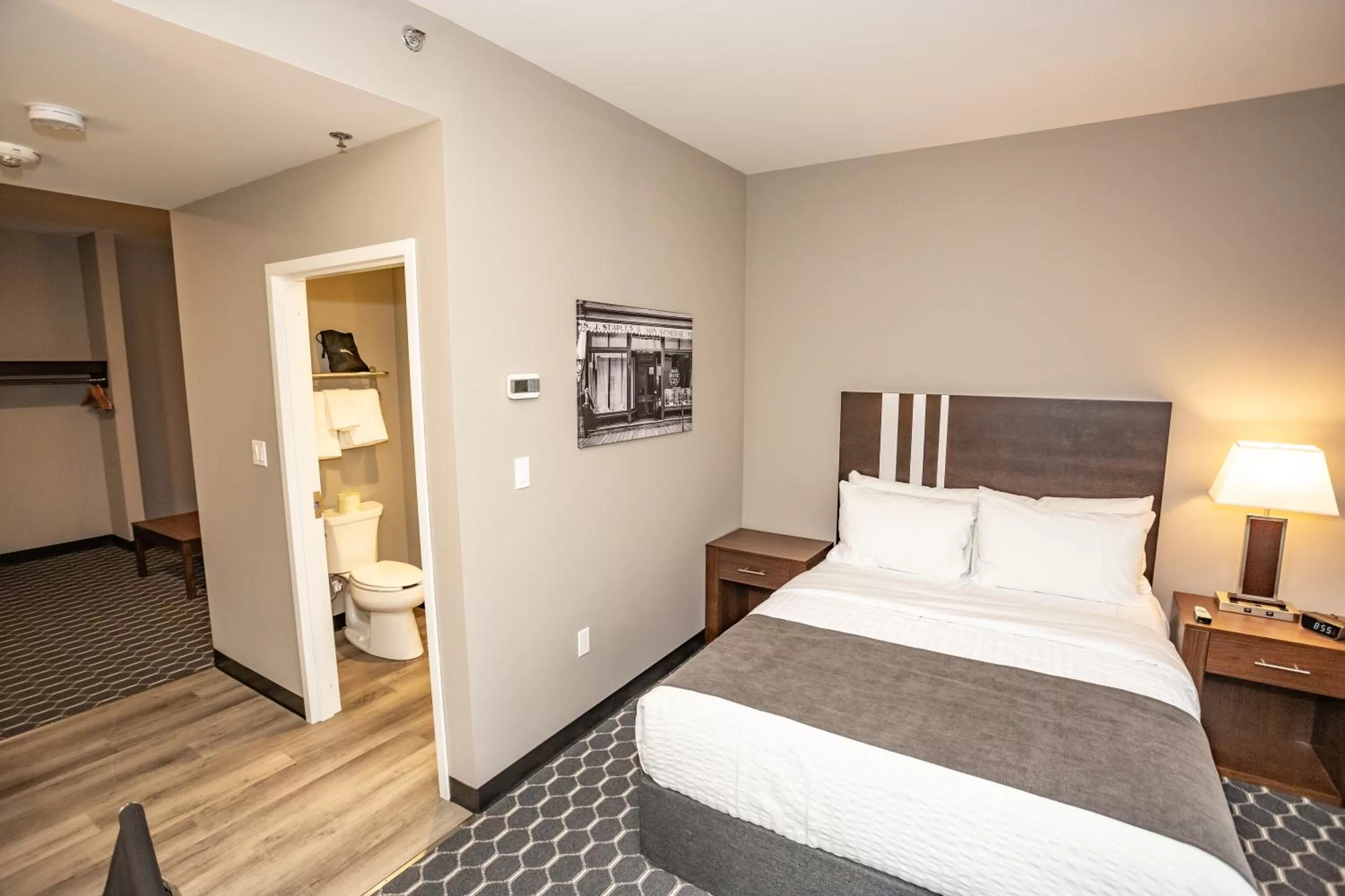 Bed in Carman Blue Crescent Hotel