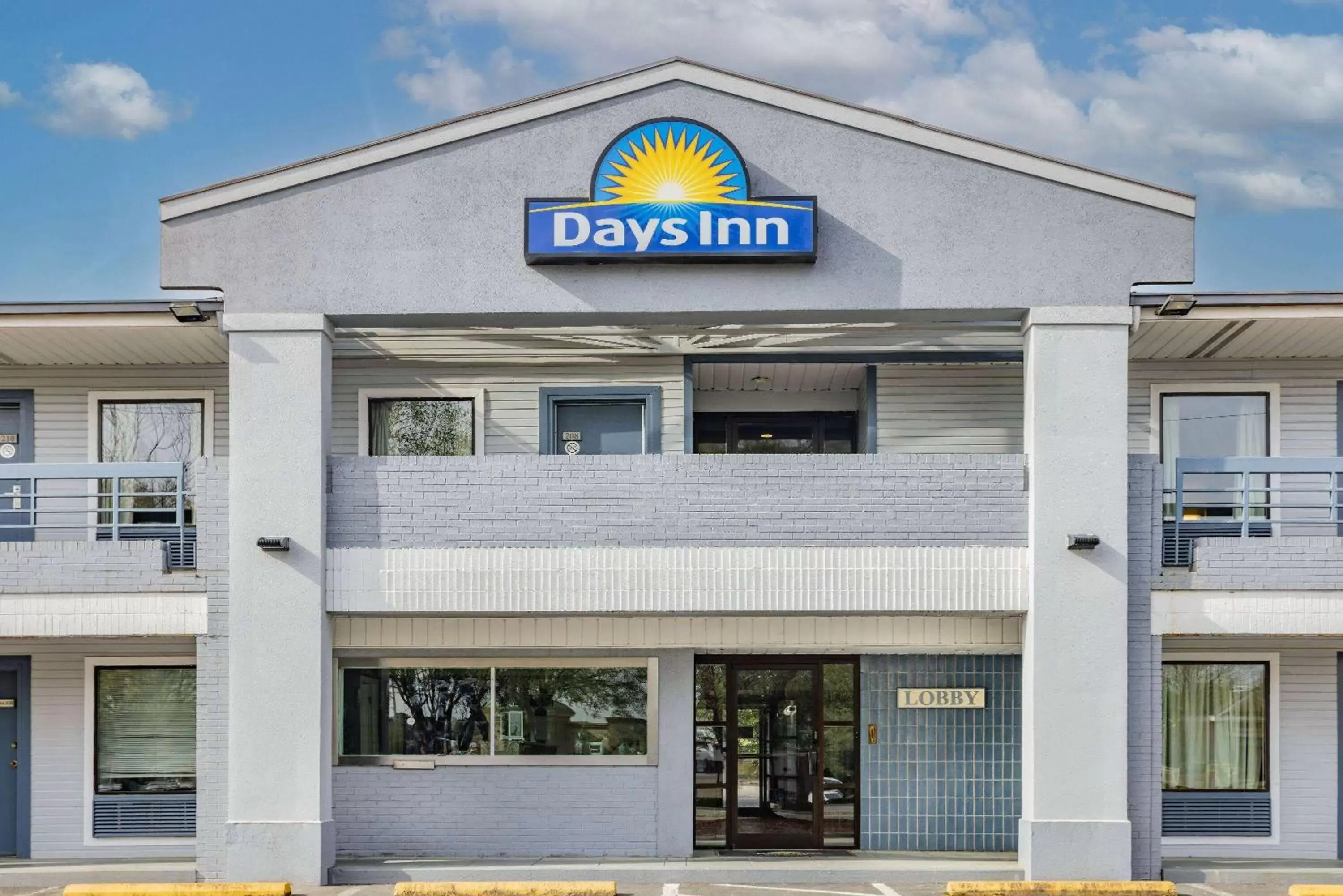 Property Building in Days Inn by Wyndham Raleigh Glenwood-Crabtree