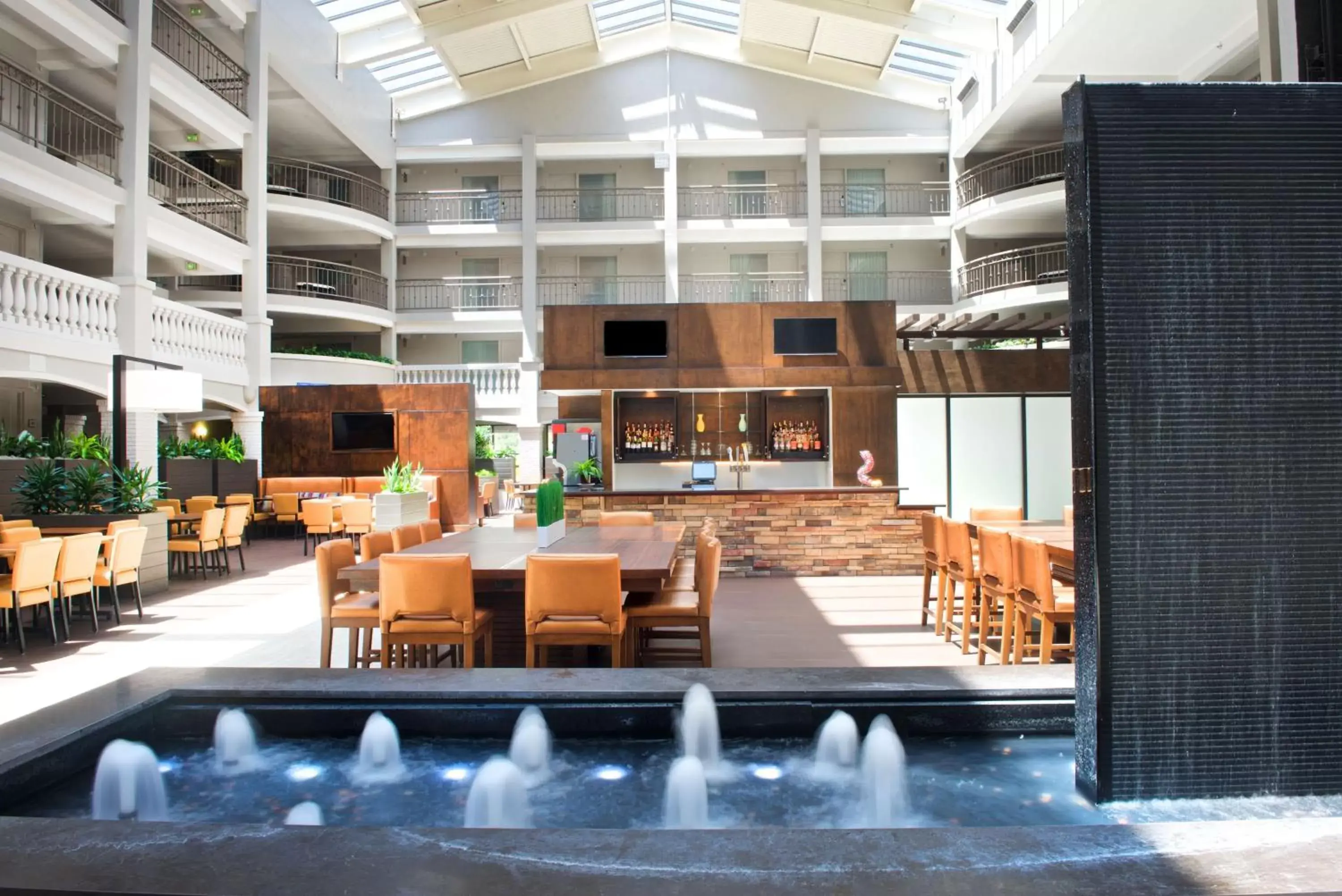 Lounge or bar in Embassy Suites by Hilton Colorado Springs