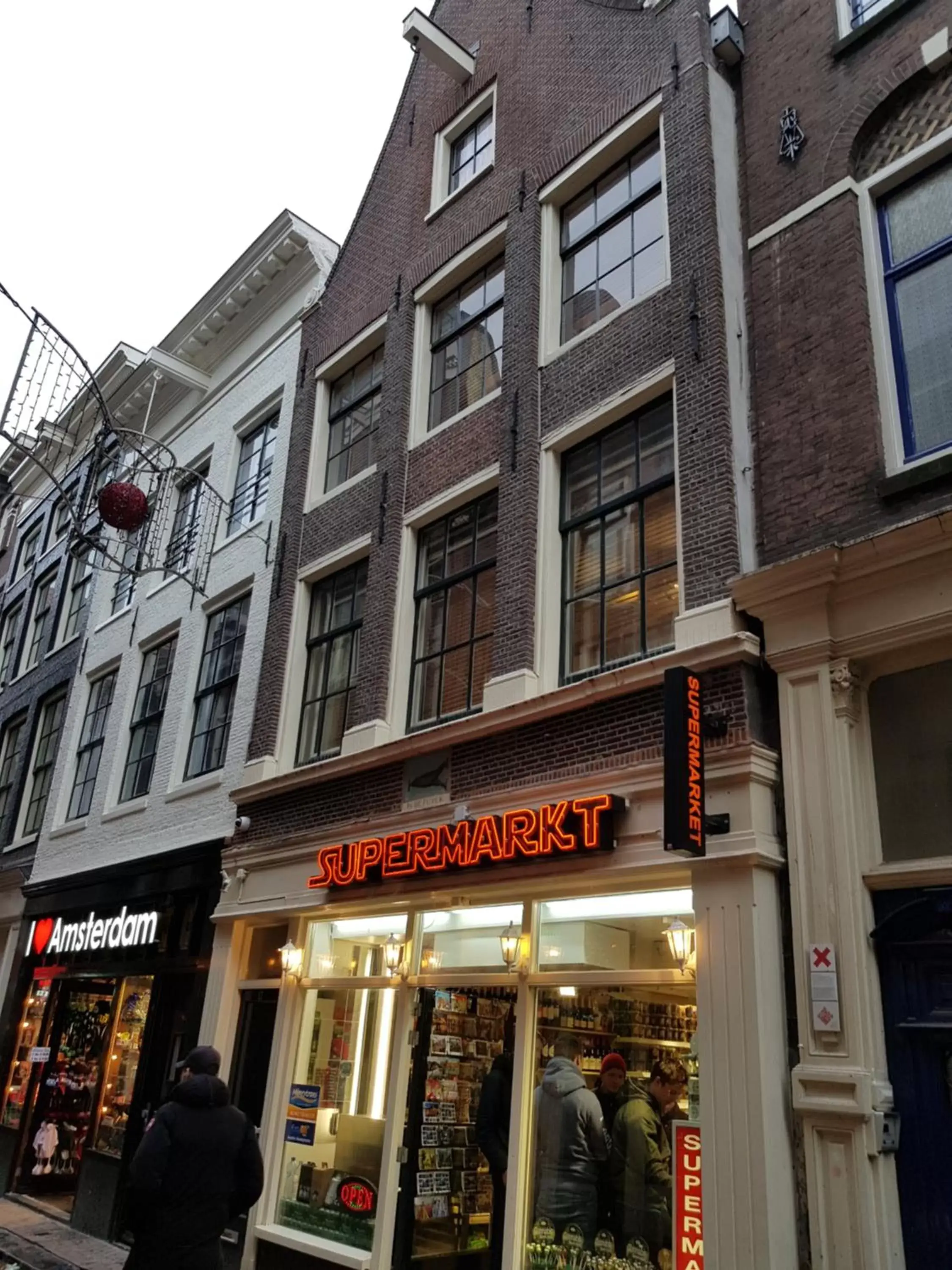 Property Building in City Break Amsterdam BNB
