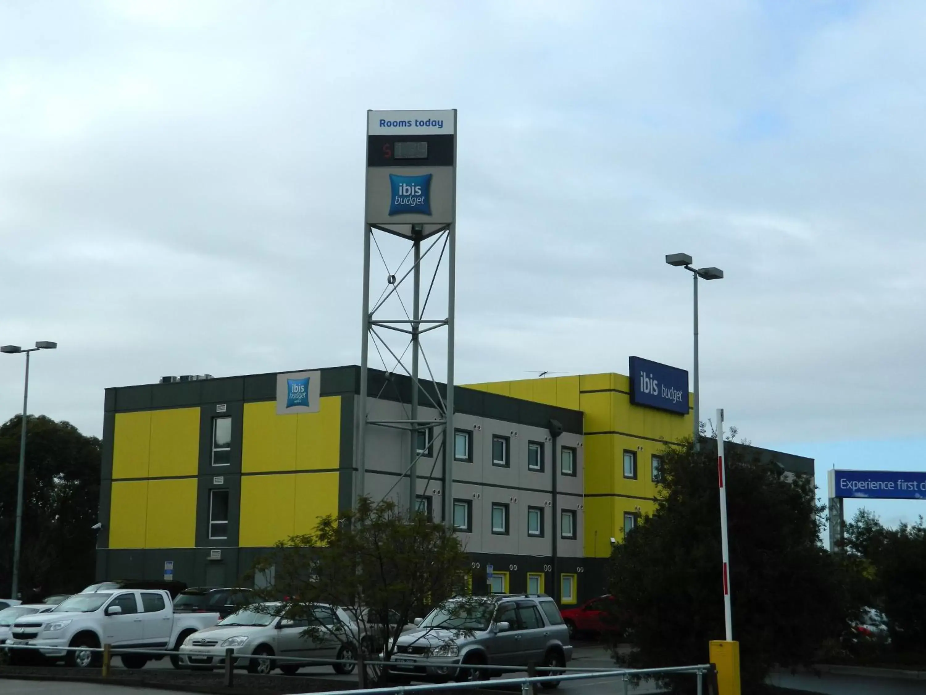 Facade/entrance, Property Building in ibis Budget - Melbourne Airport