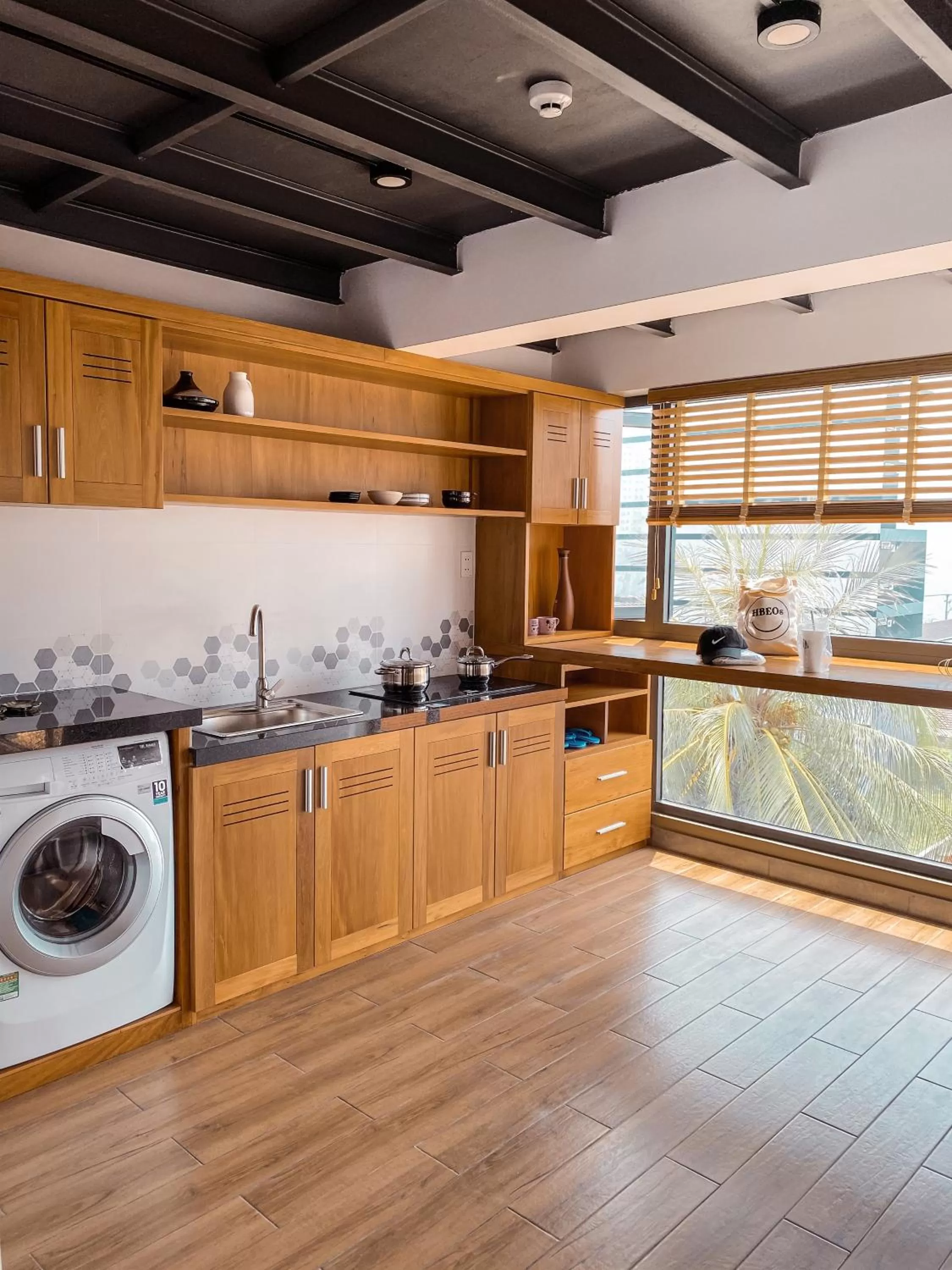 Kitchen or kitchenette in Coast House Boutique Hotel