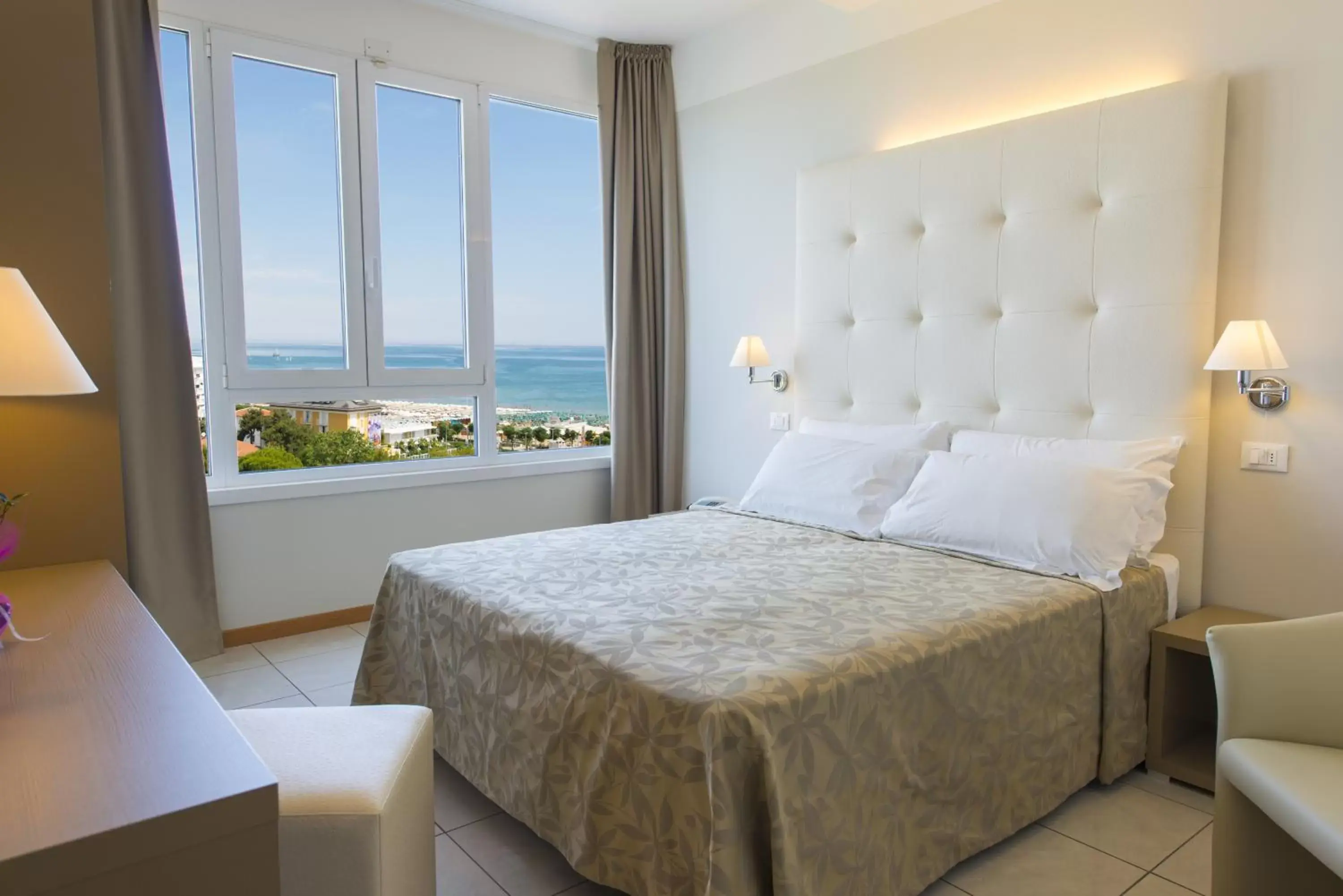 Drinks, Bed in Hotel Cristallo Drinks, Bed in Hotel Cristallo