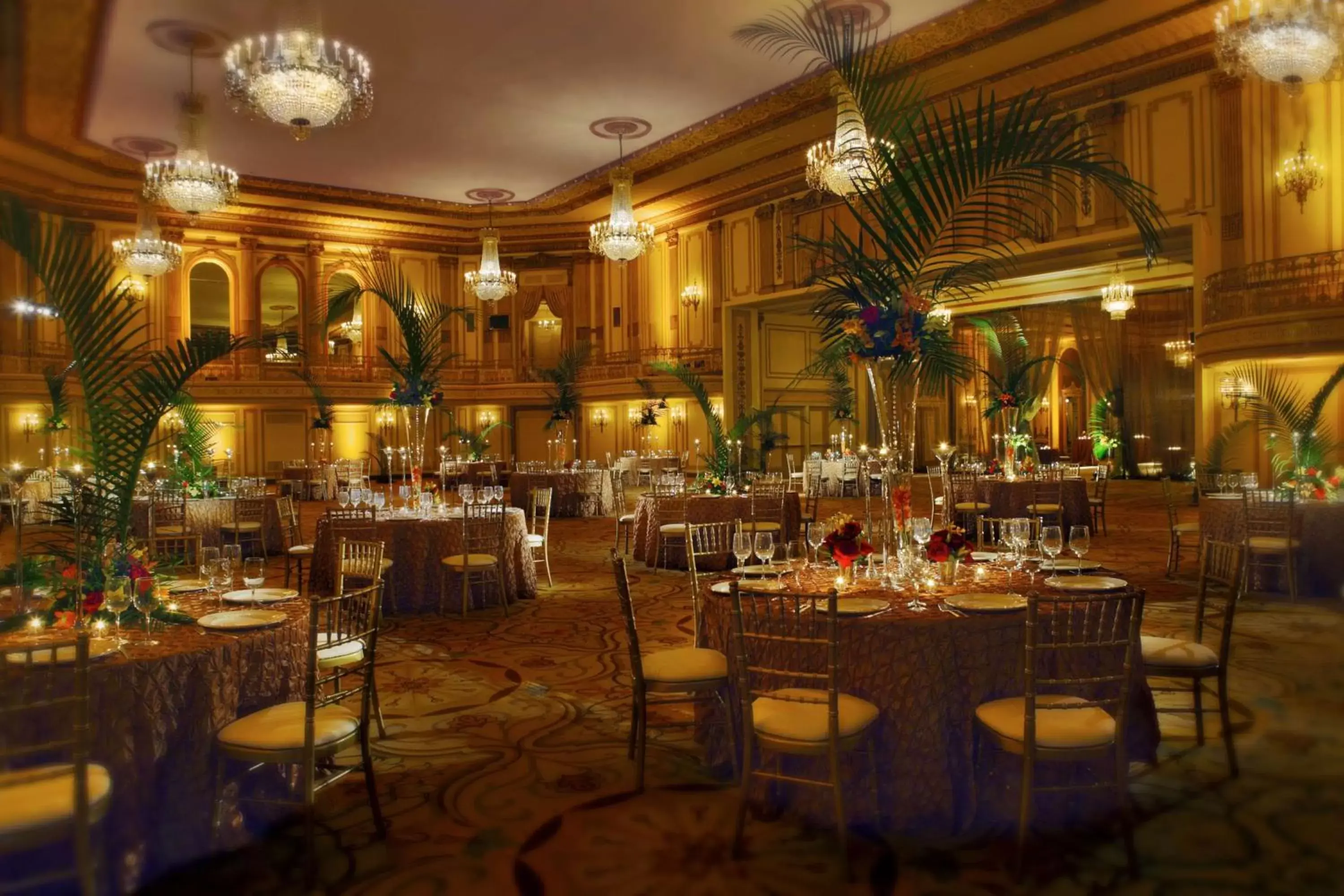 Meeting/conference room, Restaurant/Places to Eat in The Palmer House Hilton
