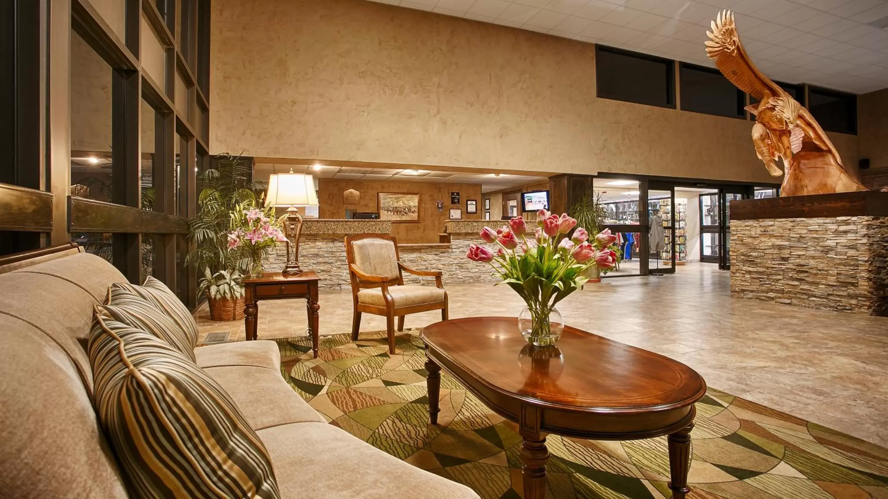 Lobby or reception in Best Western Plus Raton Hotel