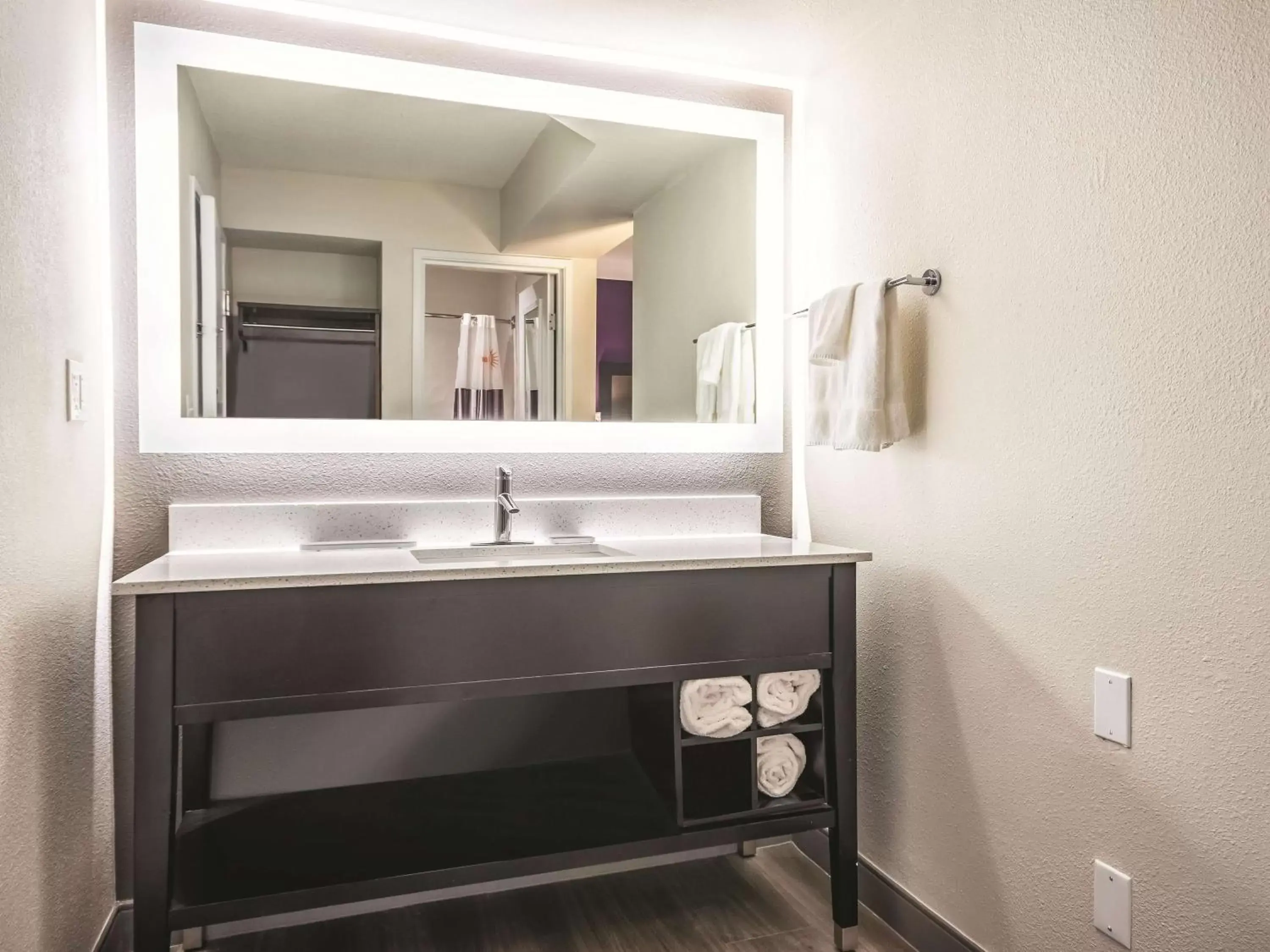 Photo of the whole room, Bathroom in La Quinta by Wyndham Hartford Bradley Airport