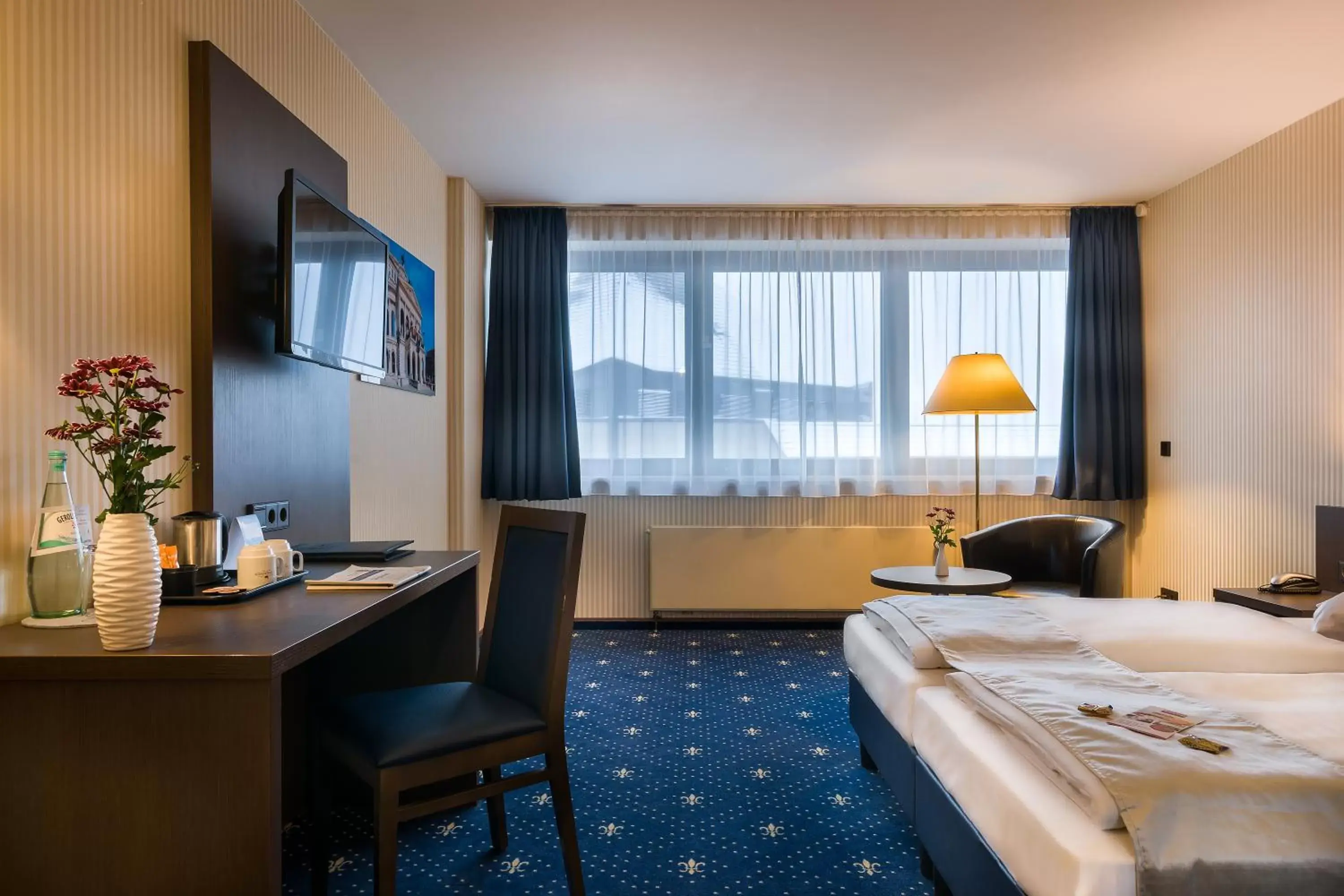 Photo of the whole room, Bed in Novum Hotel Imperial Frankfurt Messe