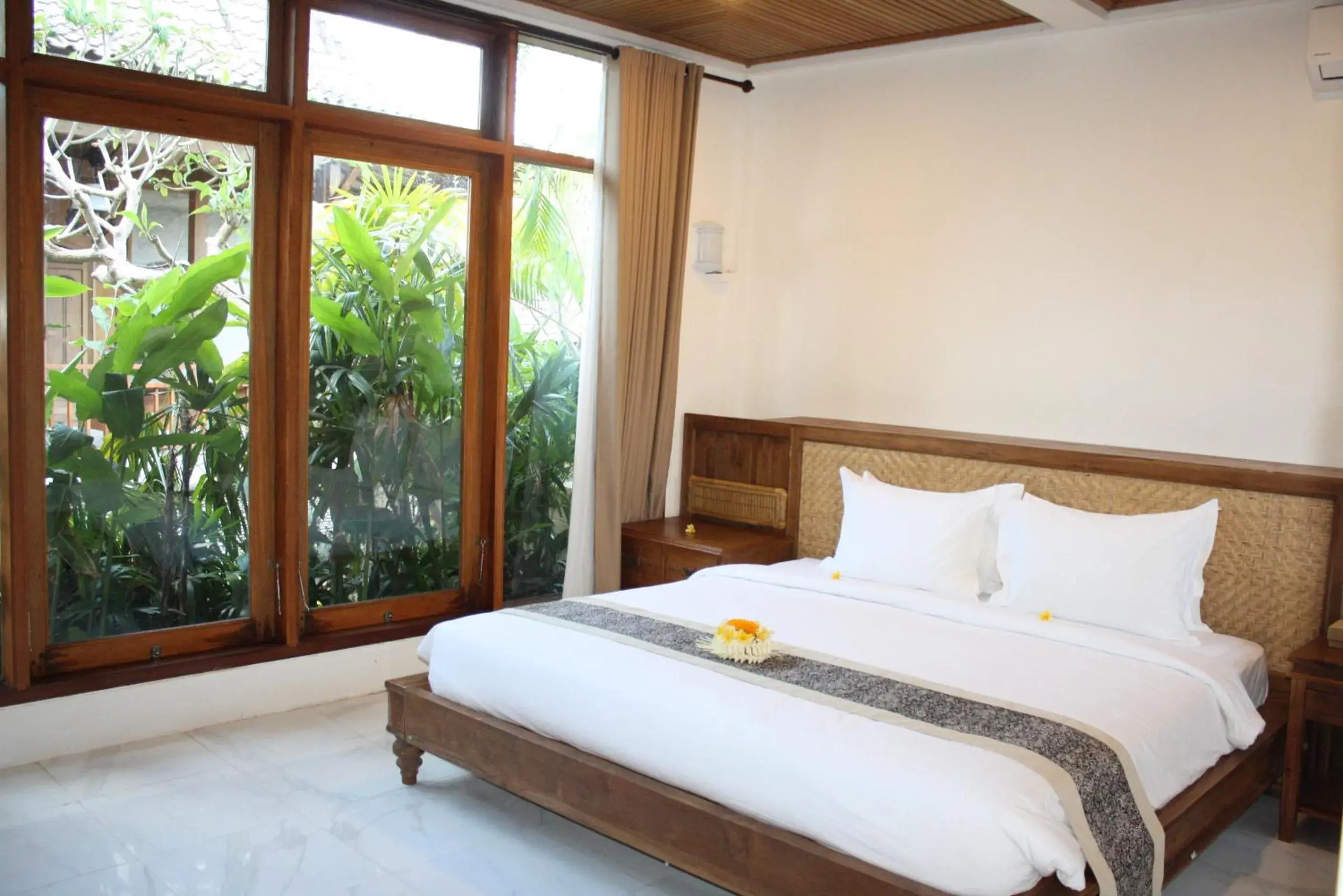 Bedroom, Bed in Graha Sandat Villas