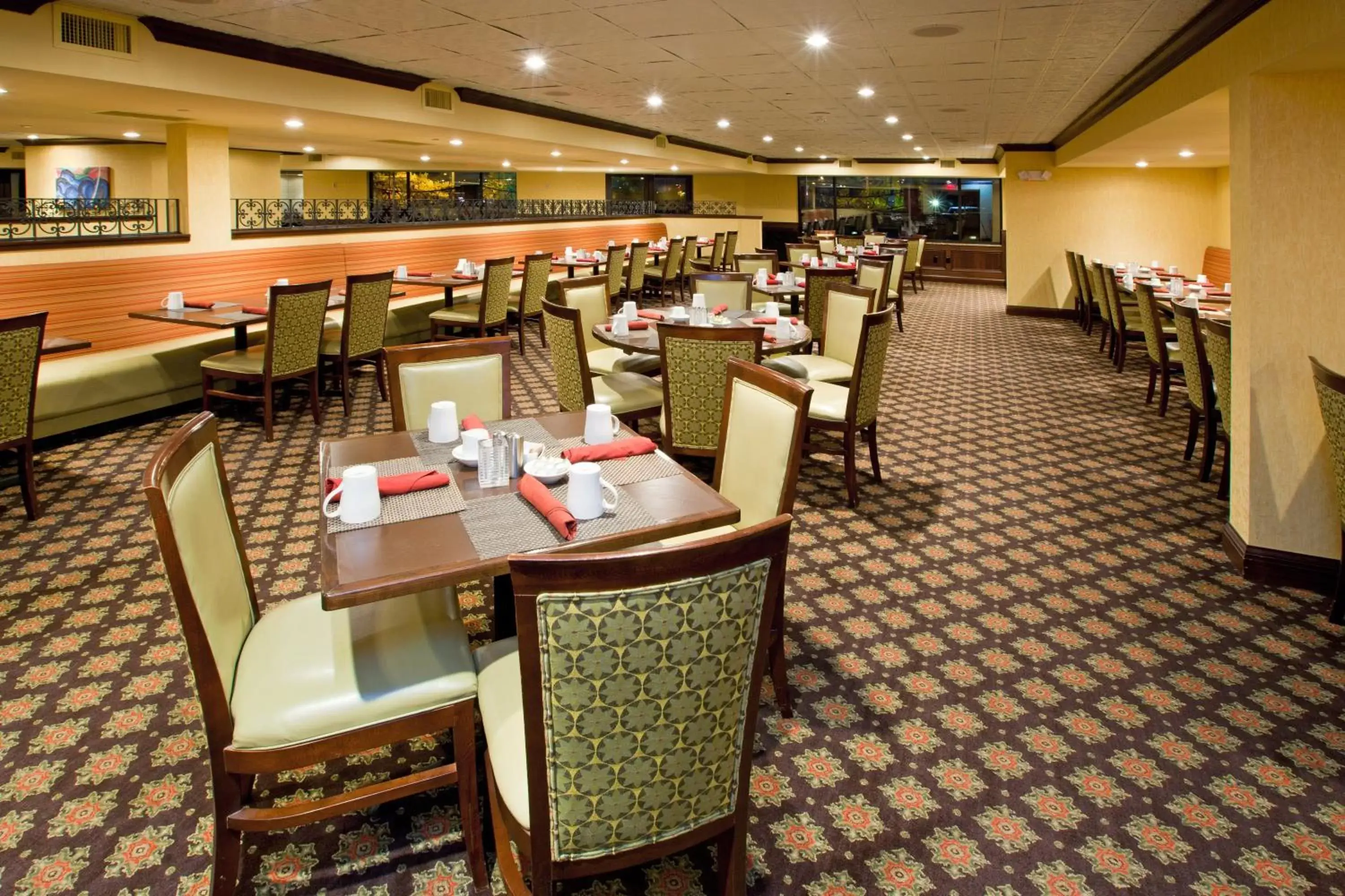 Restaurant/Places to Eat in Crowne Plaza Louisville Airport Expo Center, an IHG Hotel