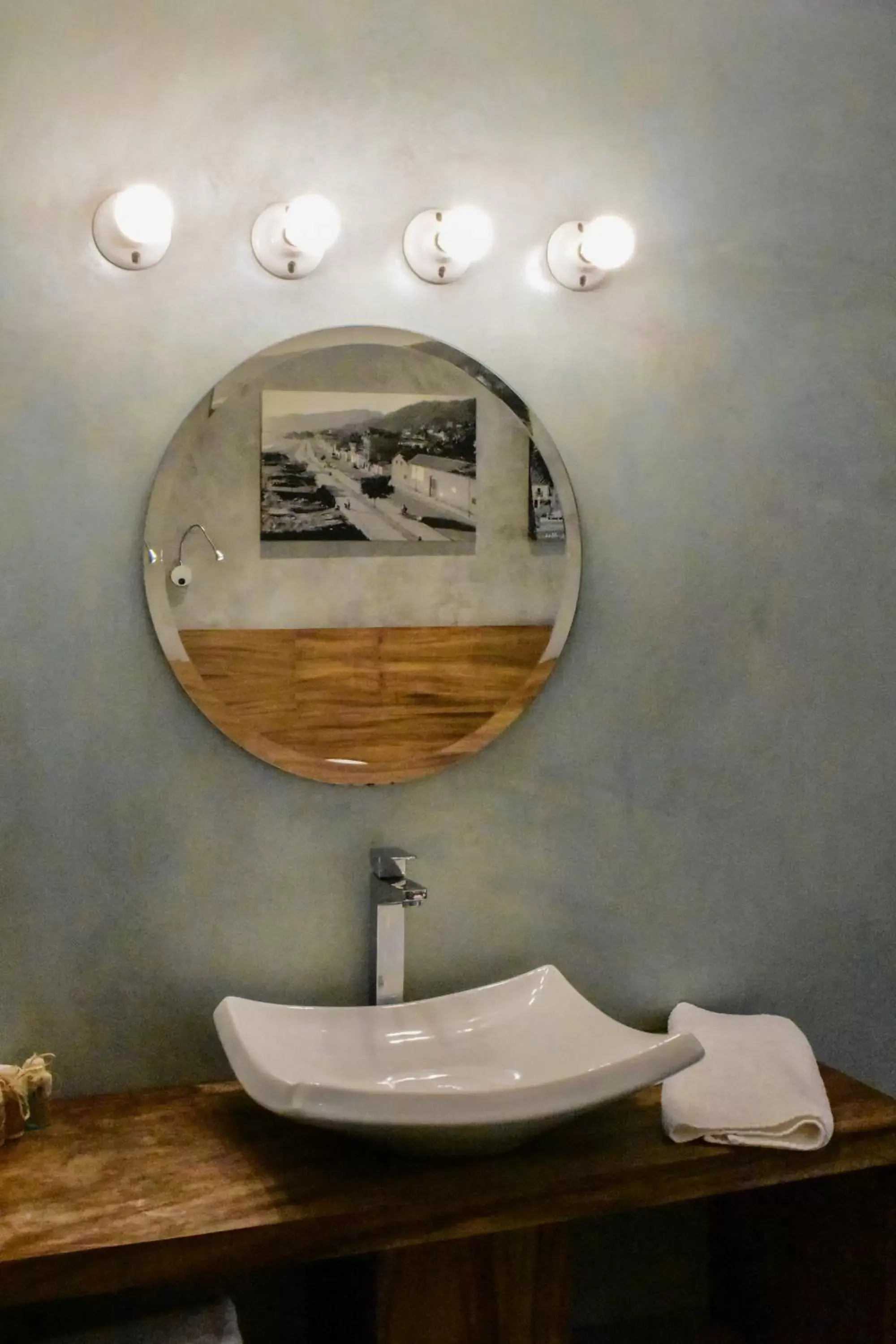 Decorative detail, Bathroom in Hotel Rio Malecon