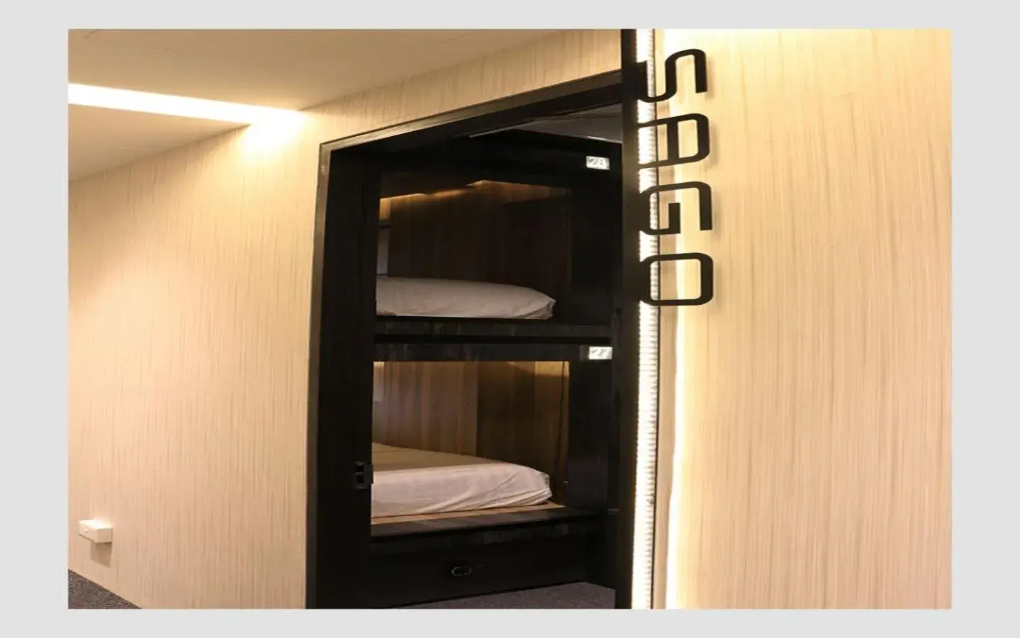 Bunk Bed in Cube Boutique Capsule Hotel @ Chinatown