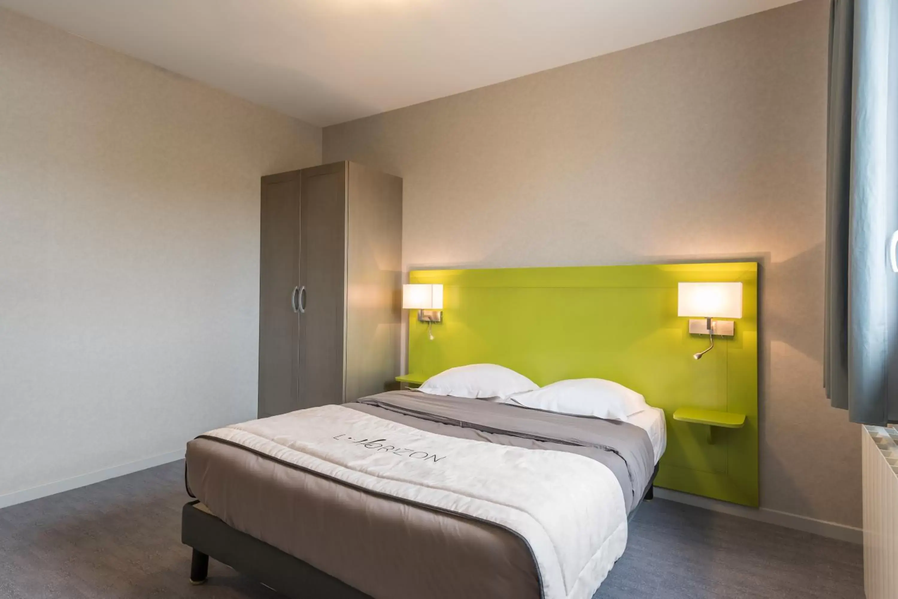 Bedroom, Bed in Hôtel L'Horizon - Restaurant La Fougassette