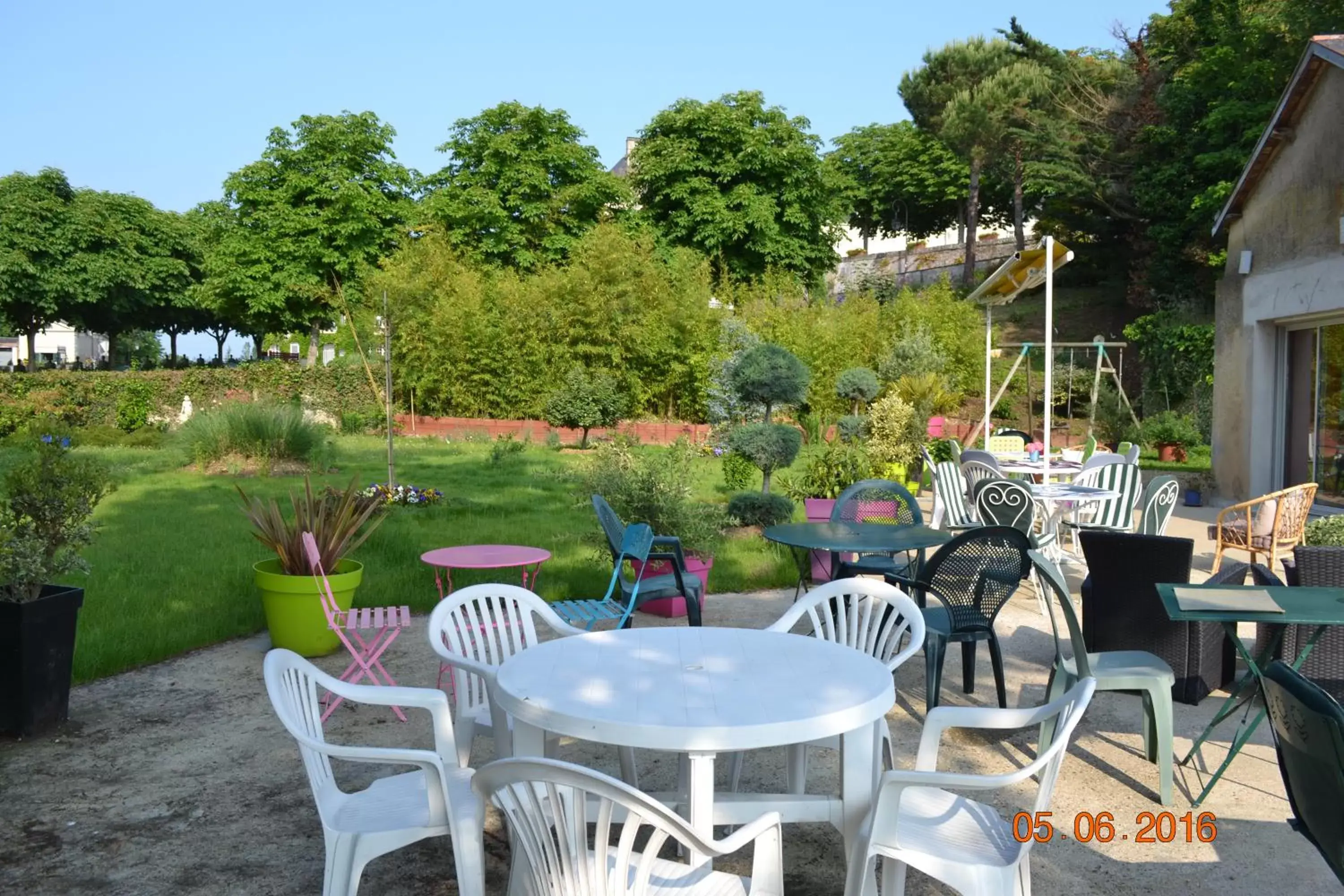 Patio in Hôtel Le Castel