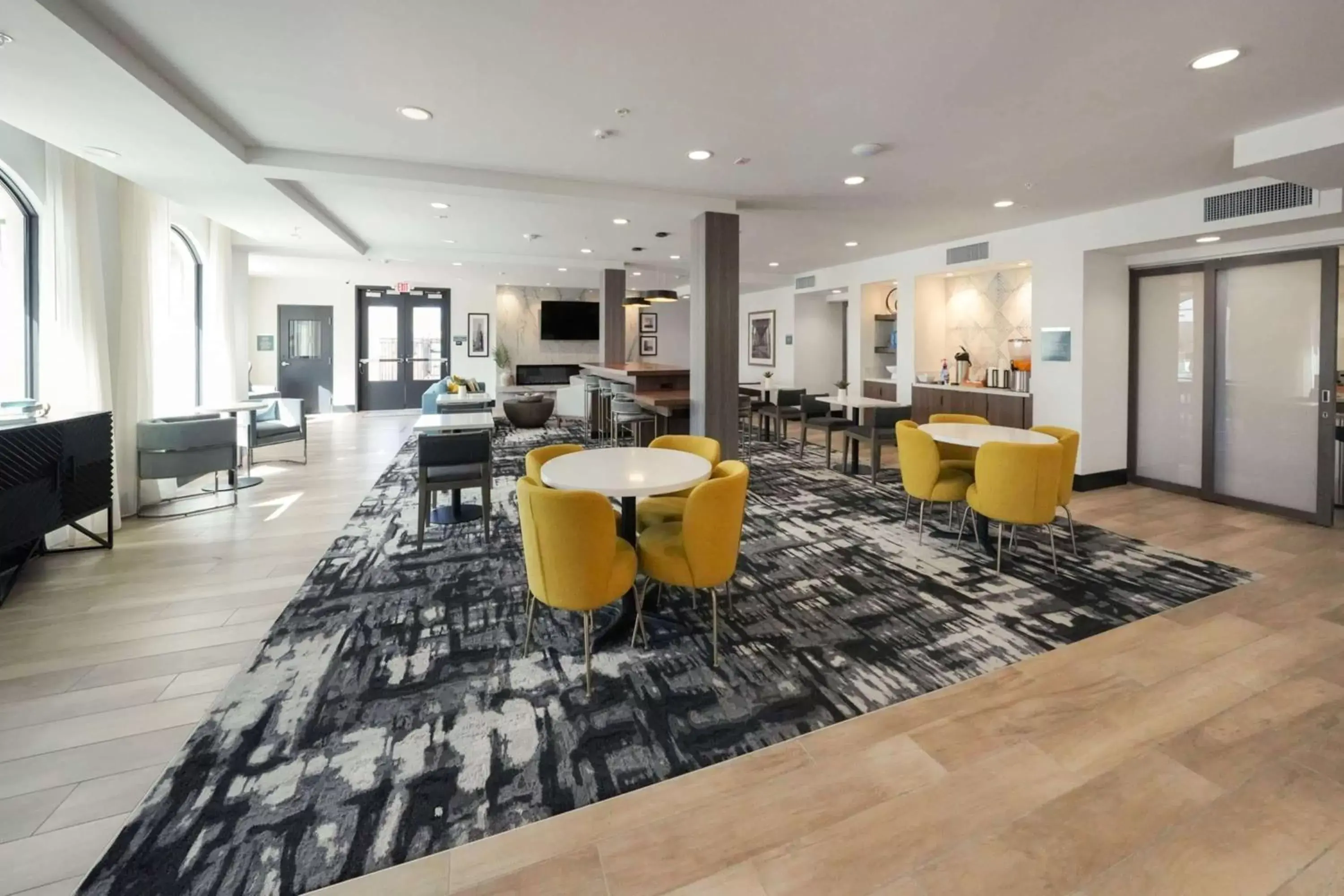Lobby or reception in La Quinta Inn & Suites by Wyndham Santa Cruz