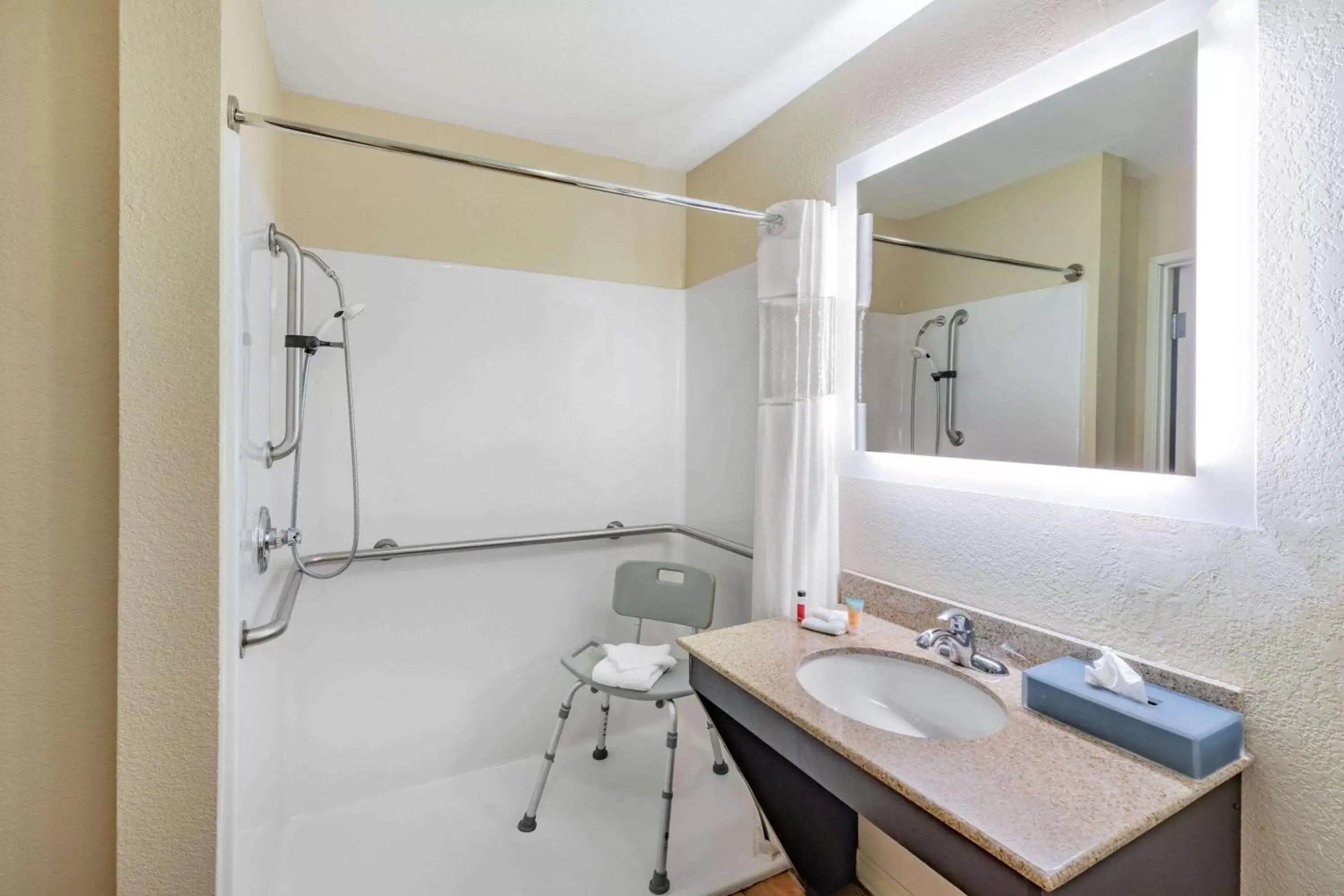 Shower, Bathroom in La Quinta by Wyndham Garland Harbor Point