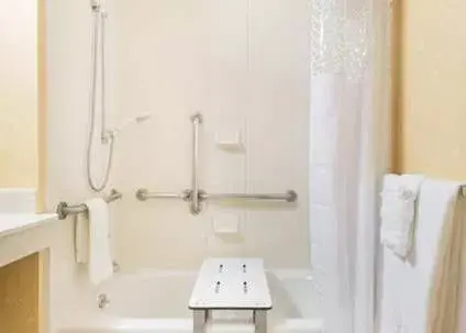 Shower, Bathroom in Sonesta Essential Vacaville Napa Valley