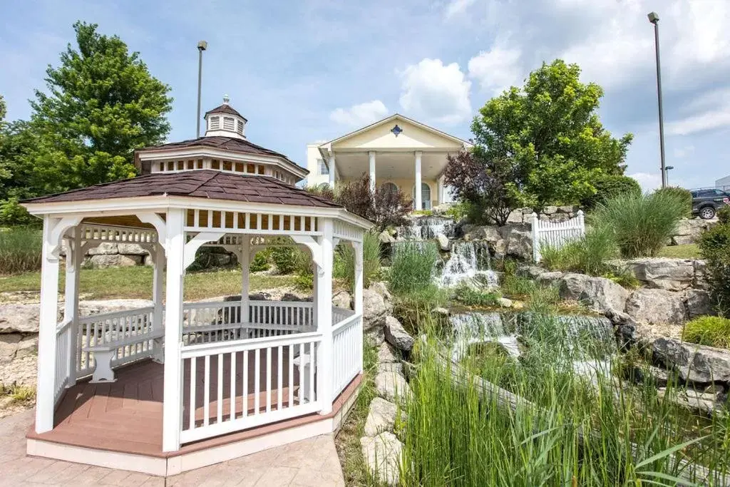 Natural landscape, Property Building in Savannah House Hotel