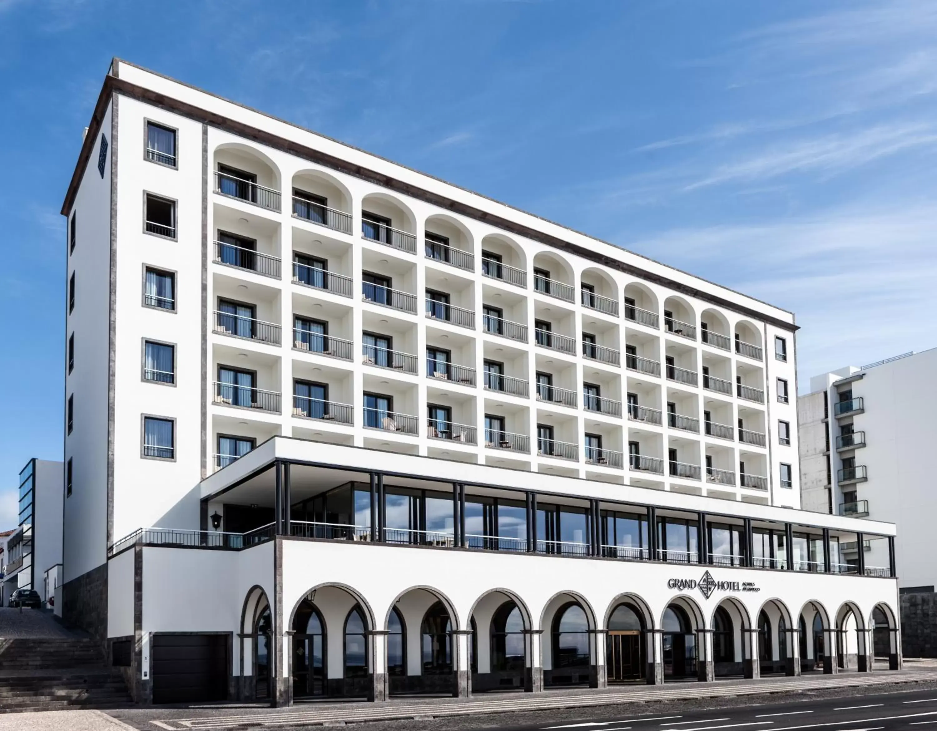 Facade/entrance, Property Building in Grand Hotel Açores Atlântico