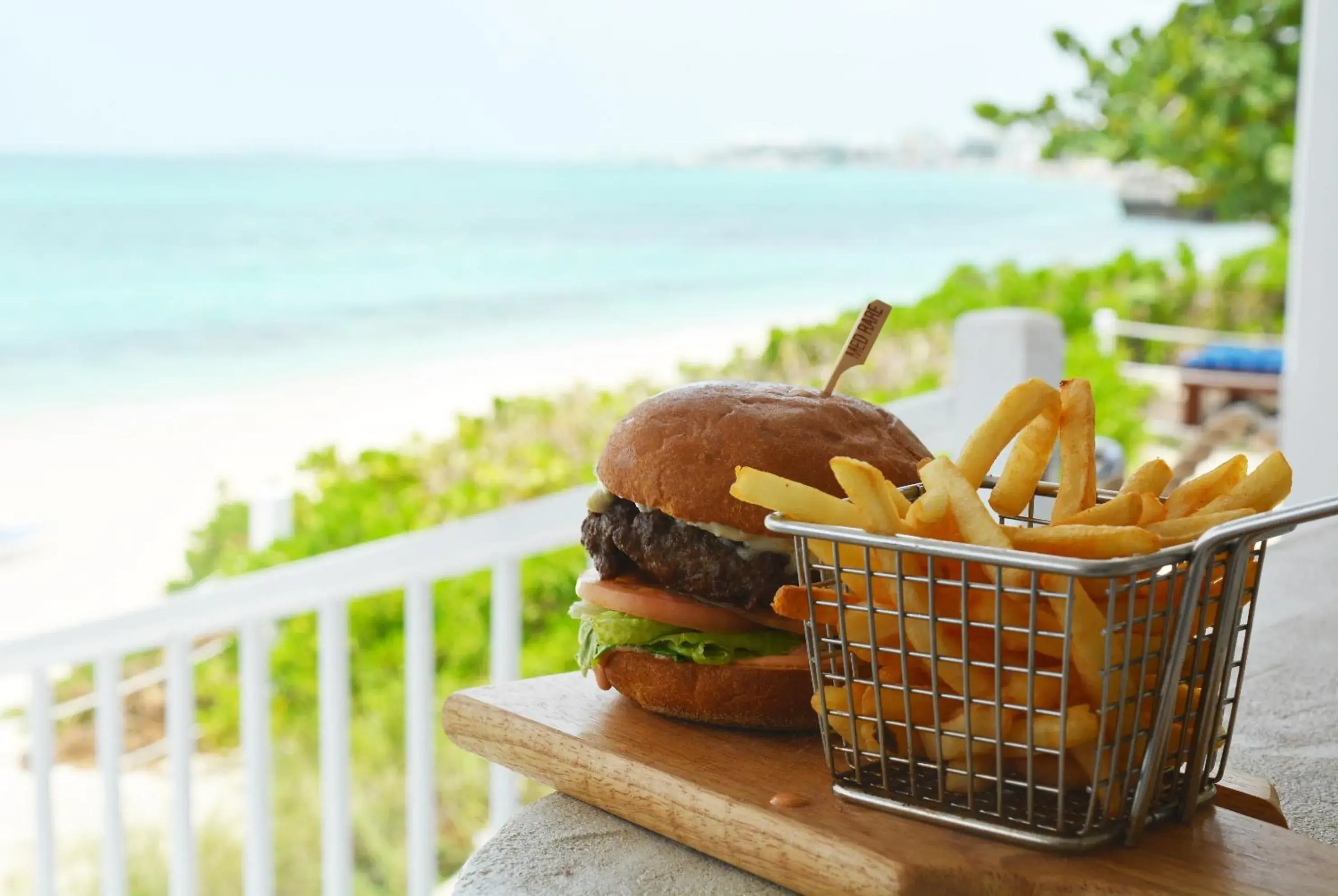 Restaurant/places to eat, Sea View in Sandyport Beach Resort