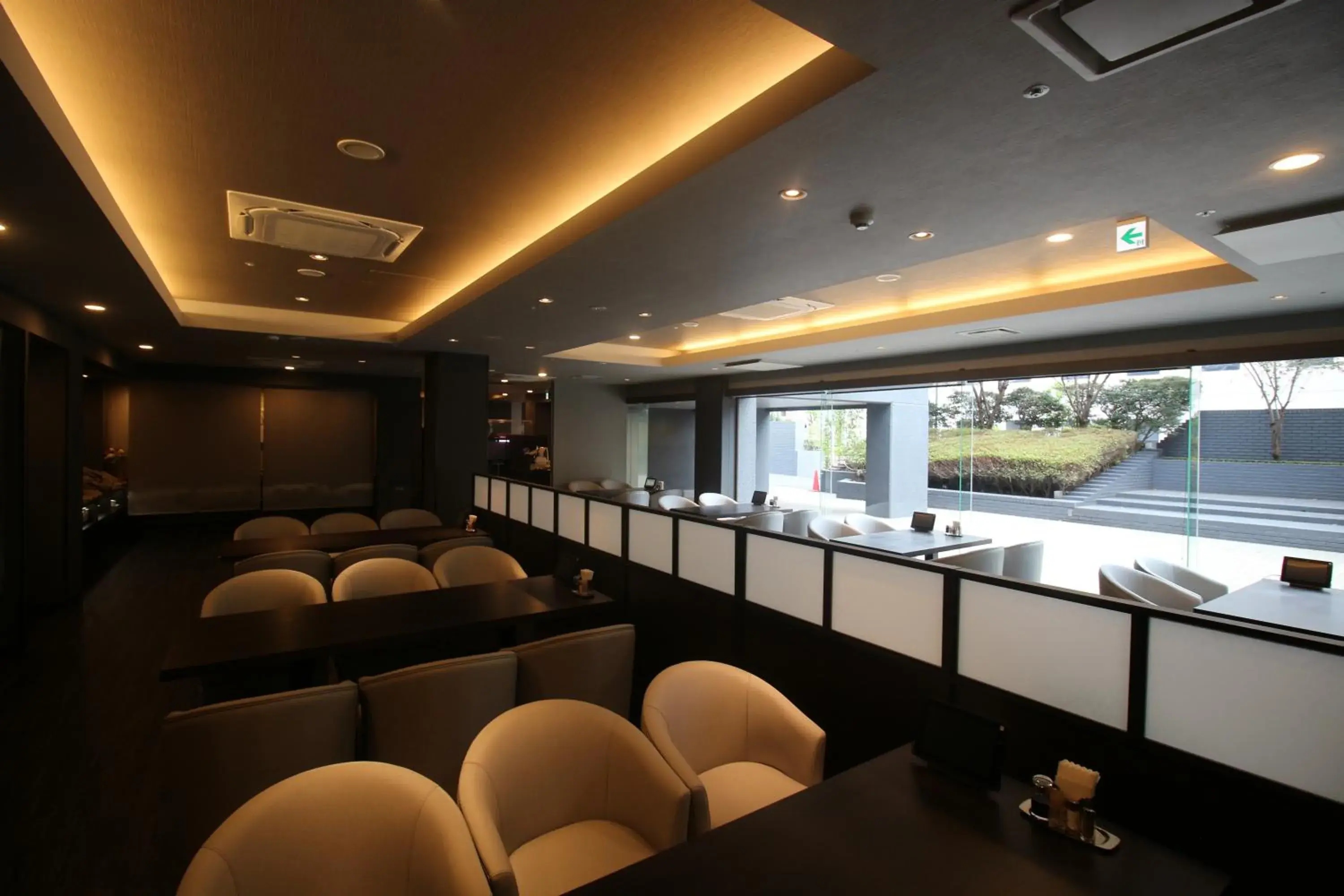 Restaurant/places to eat in Hotel Route-Inn Grand Tokyo Toyocho