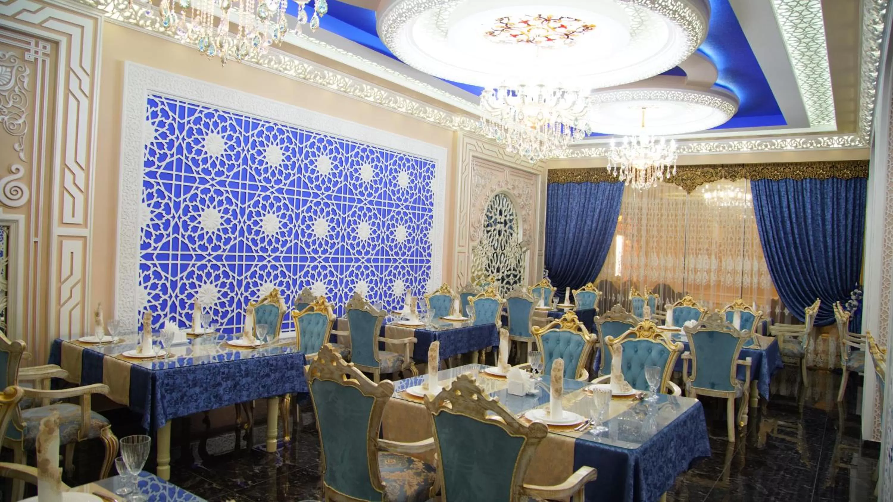 Restaurant/places to eat in Sumaya Hotel