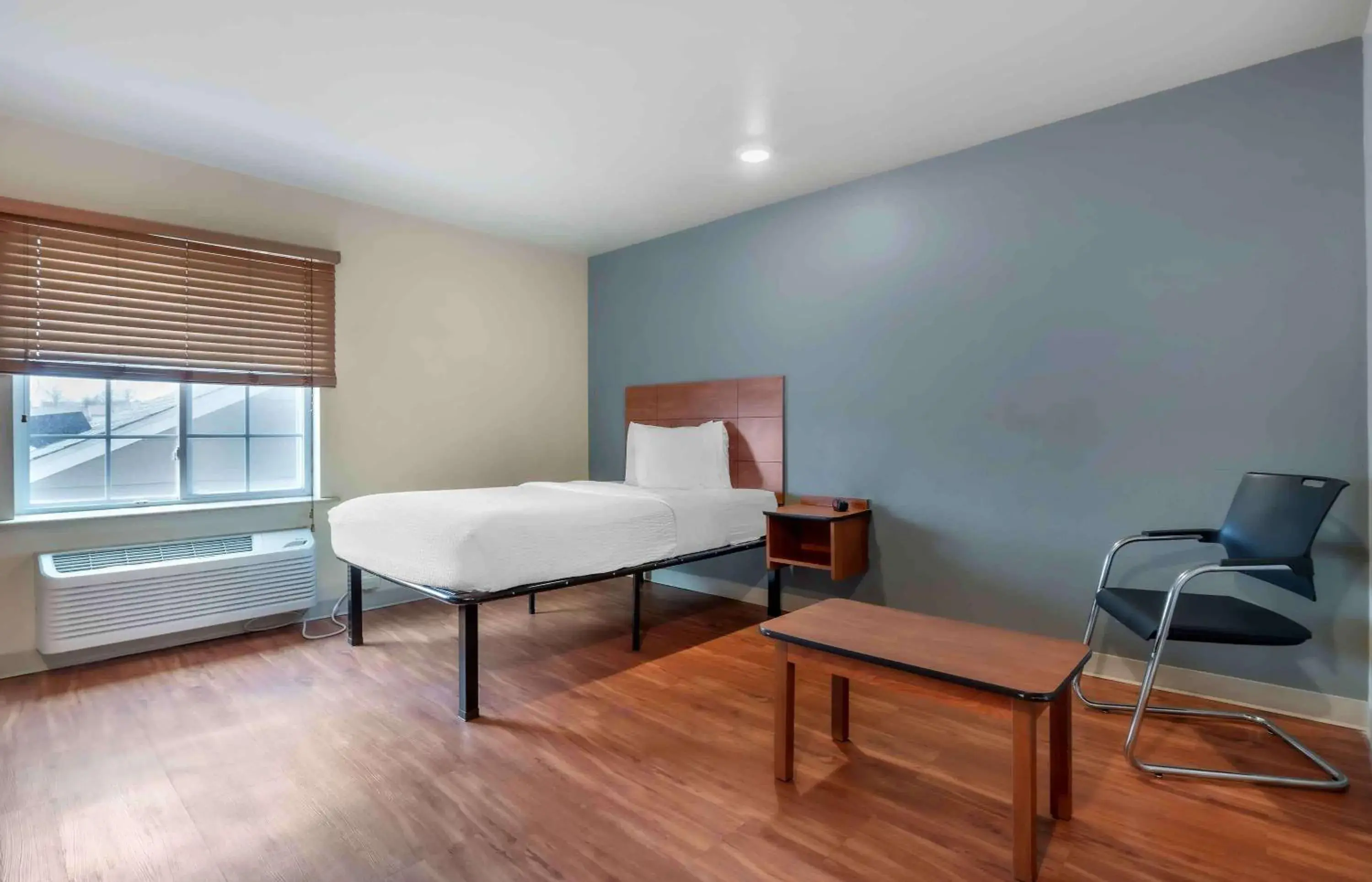 Bedroom in Extended Stay America Select Suites - Dayton - Miamisburg