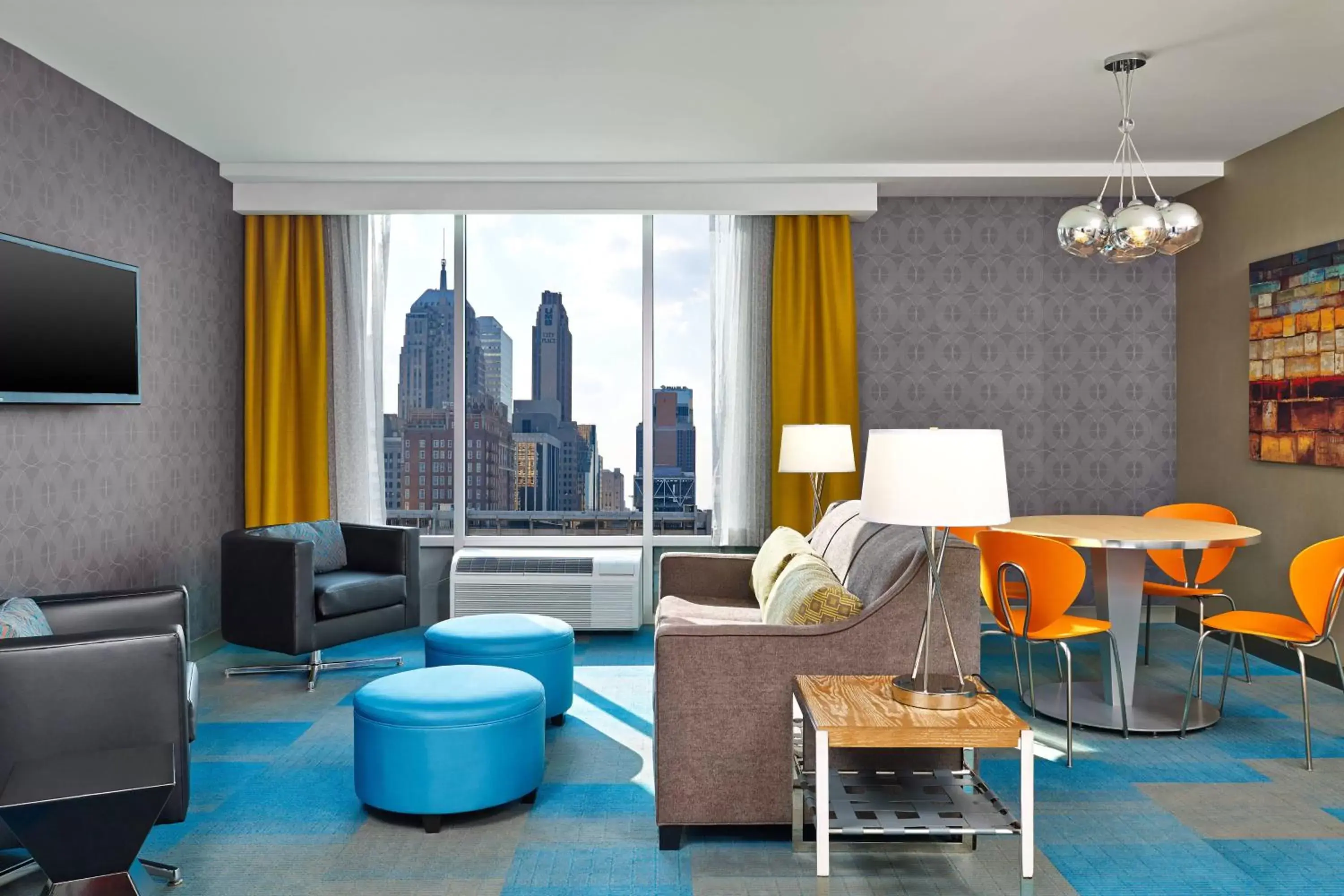 Photo of the whole room, Seating Area in Aloft Oklahoma City Downtown – Bricktown