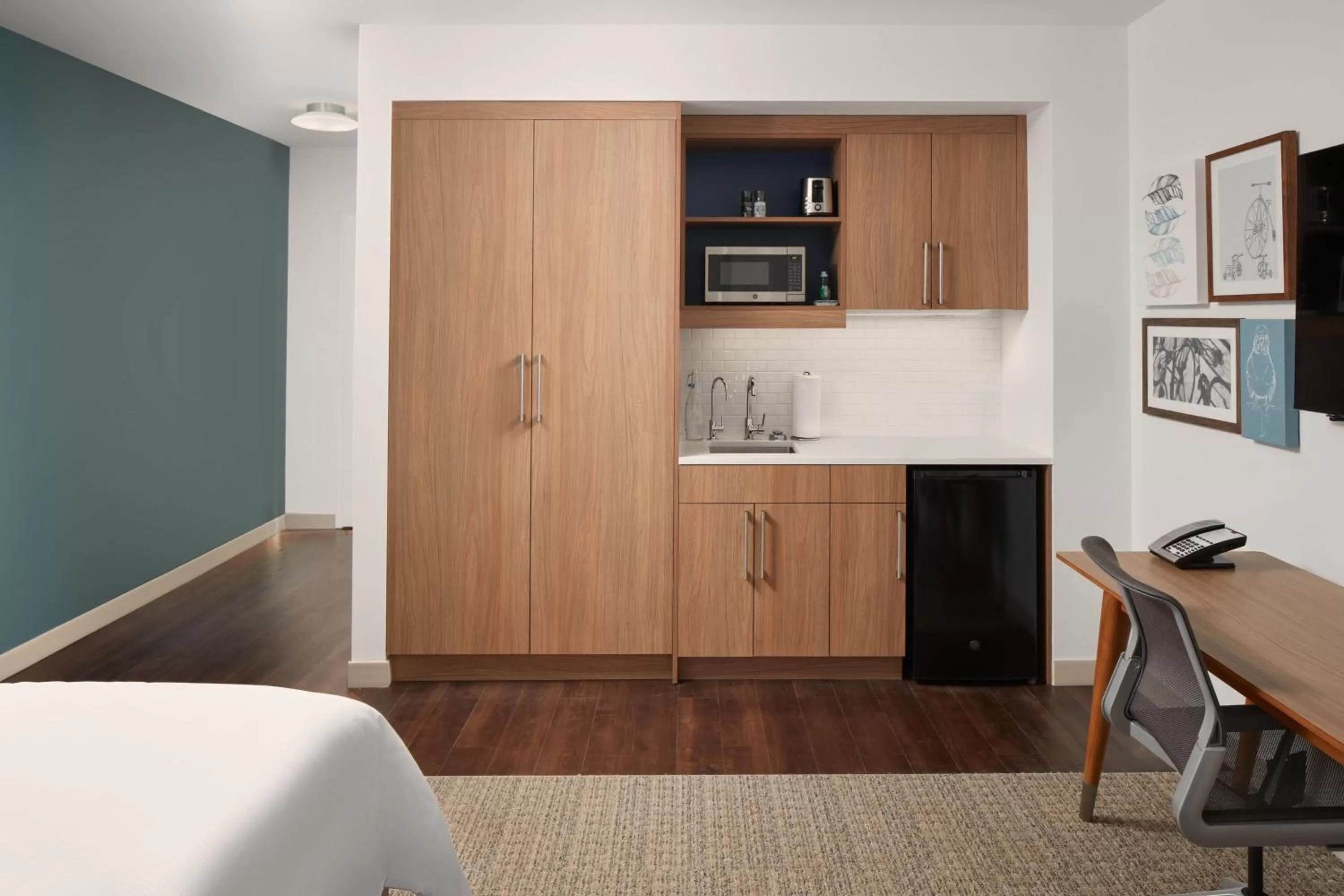 Kitchen or kitchenette, Bed in Element Asheville Downtown