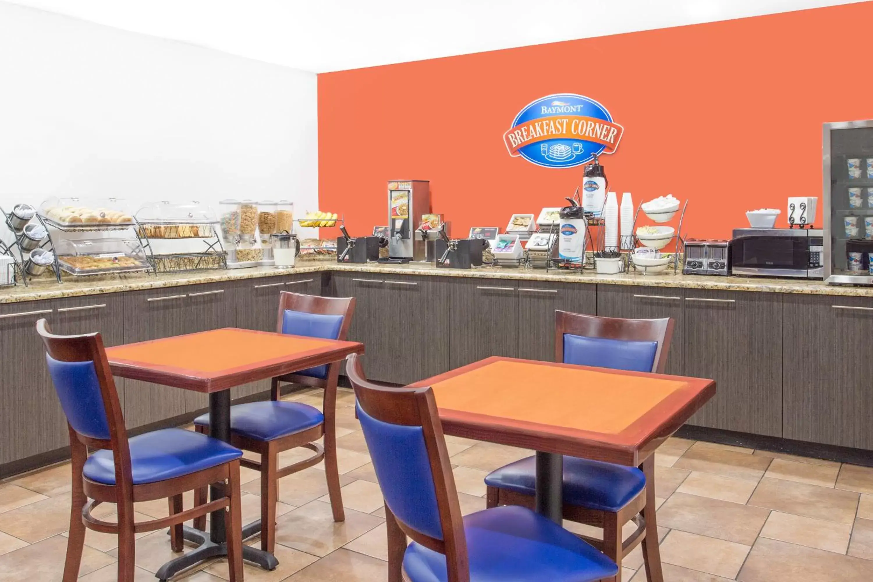 Continental breakfast, Restaurant/Places to Eat in Baymont by Wyndham Green Bay
