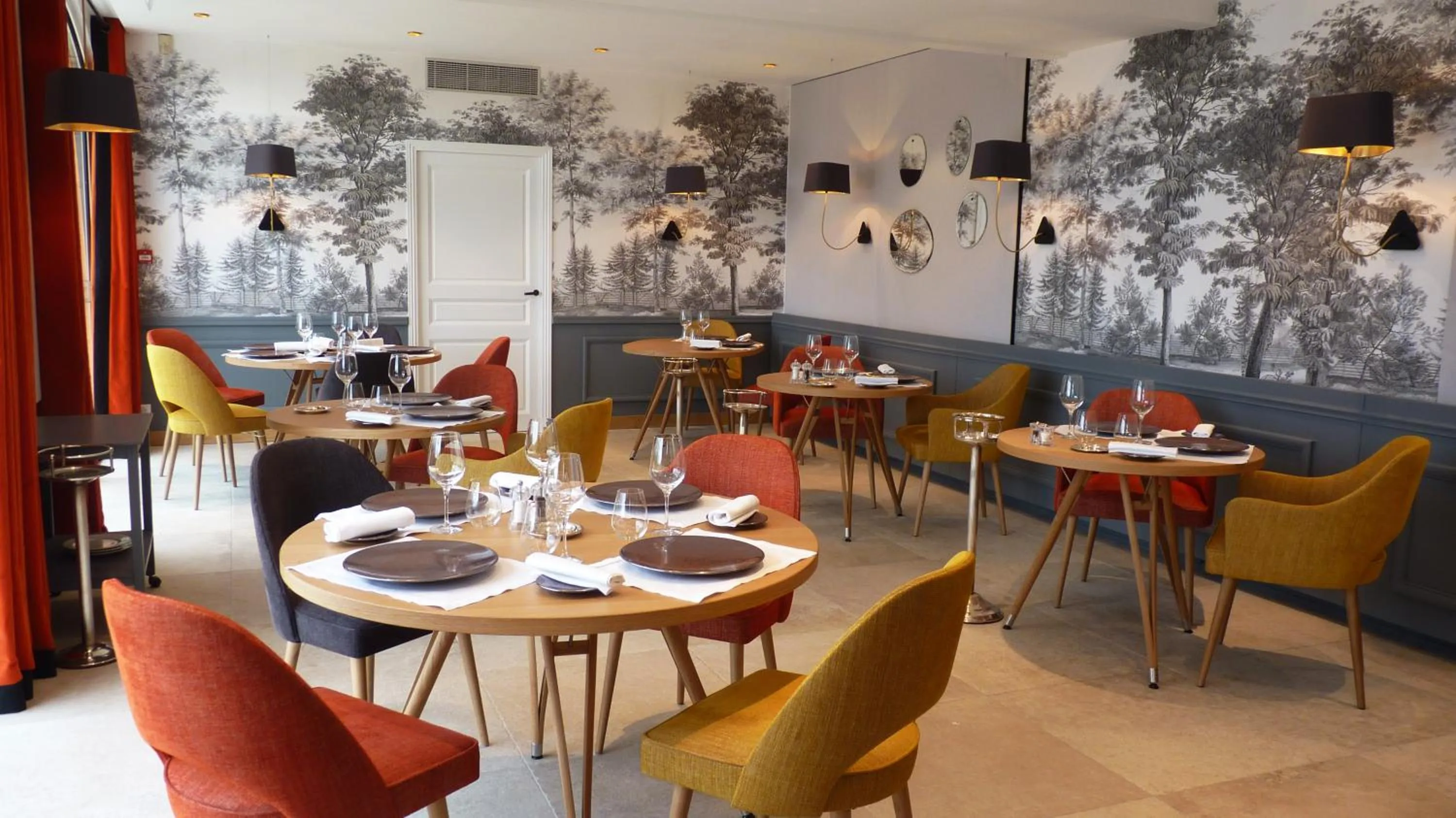 Restaurant/places to eat in Domaine de la Tortinière