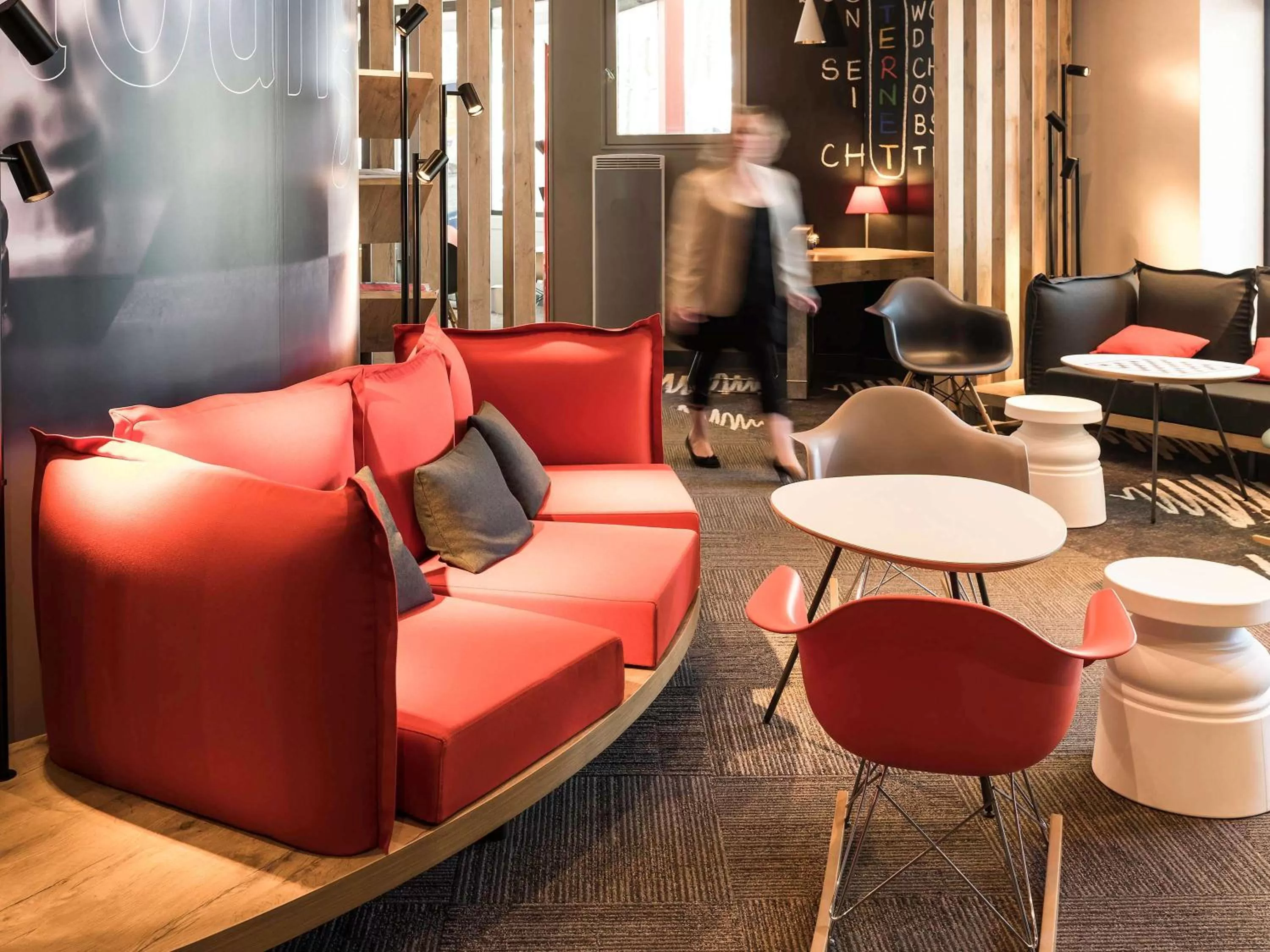 Lounge or bar in ibis Angers Centre Chateau