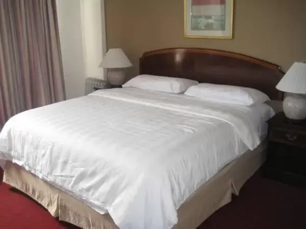 Bed in Nash Hotel