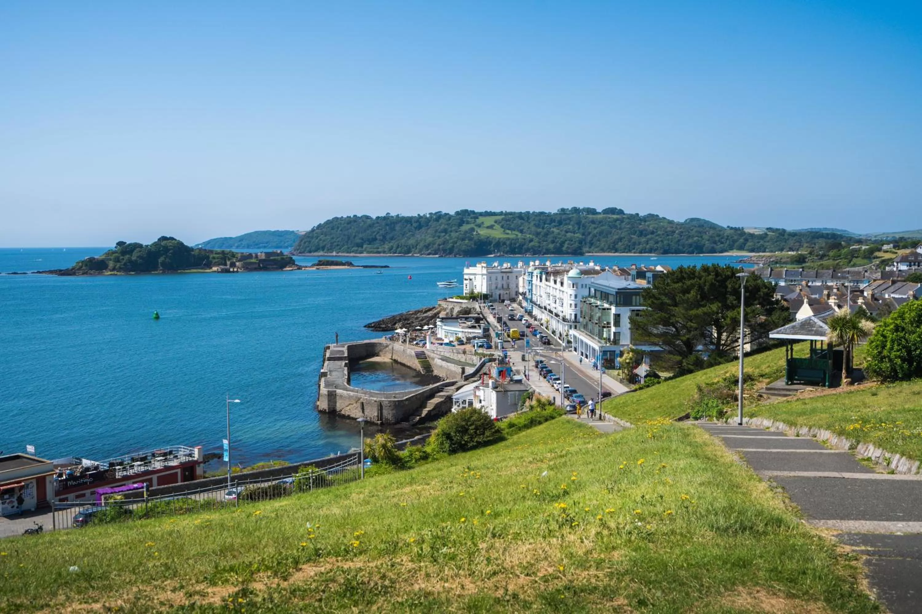 Nearby landmark in 1 Elliot Terrace