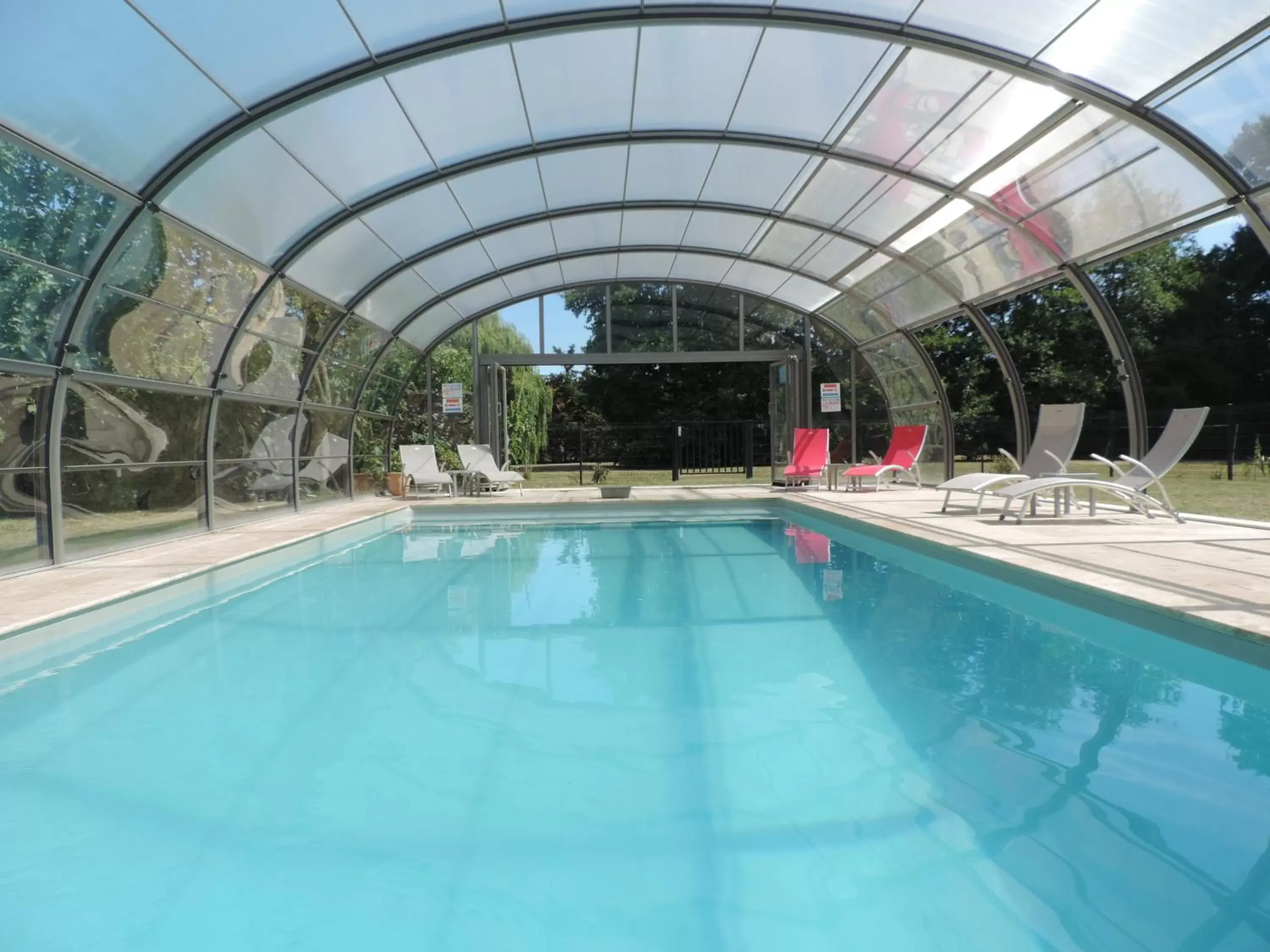 Swimming Pool in Cèdre et Charme