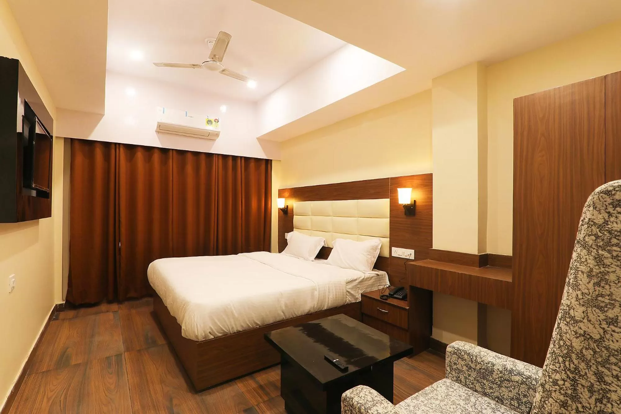 Bed in FabHotel Blueark