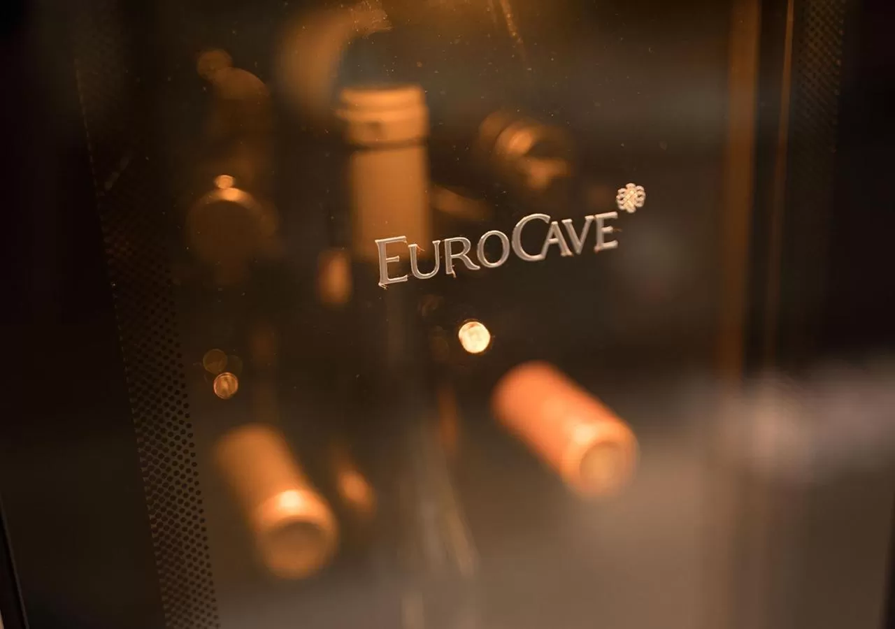 Restaurant/places to eat in Emporium Hotel South Bank