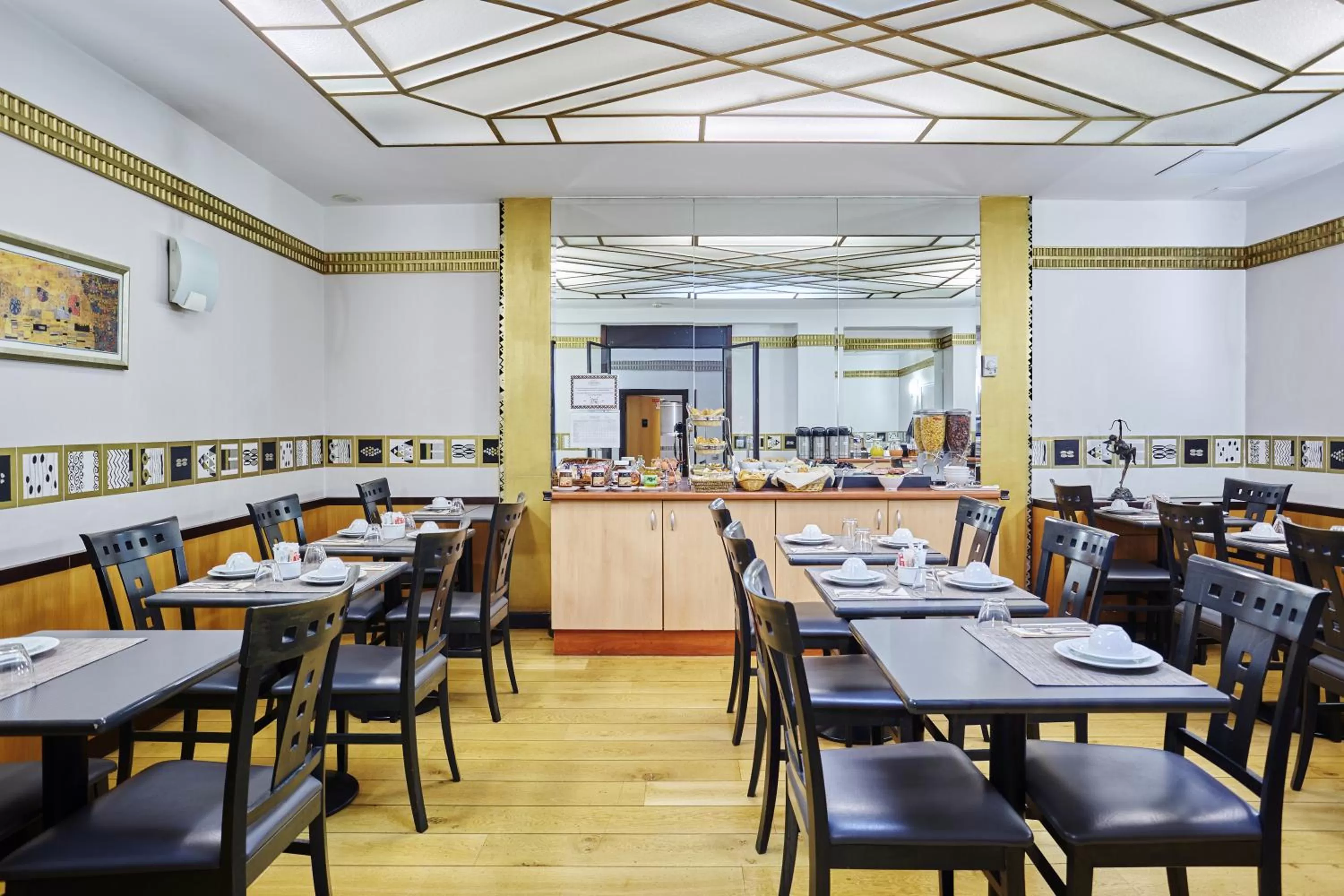 Buffet breakfast in Hotel Opéra d'Antin